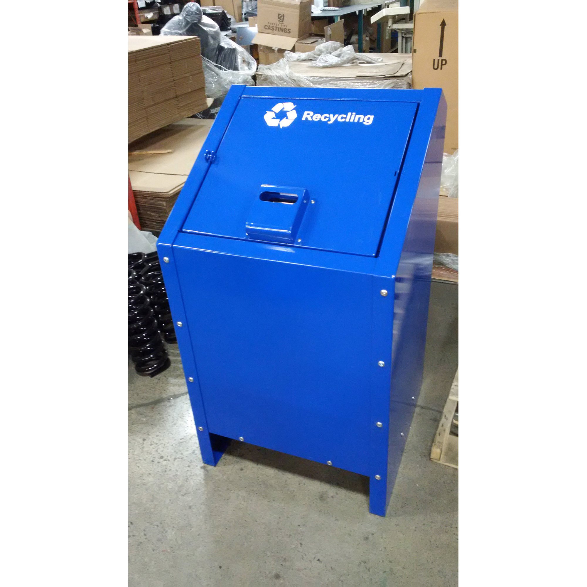 W/liner- Blue 34-gallon Cap