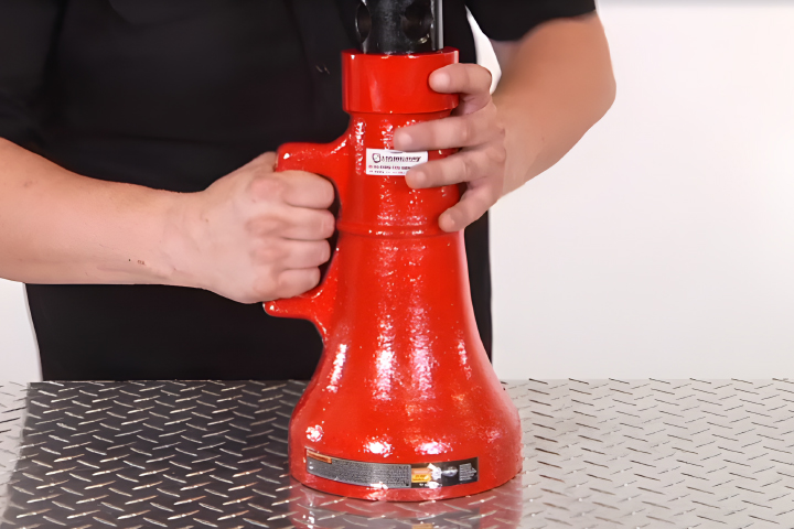 Strongway 15-Ton Screw Jack – Model NSJ15 (3076828)