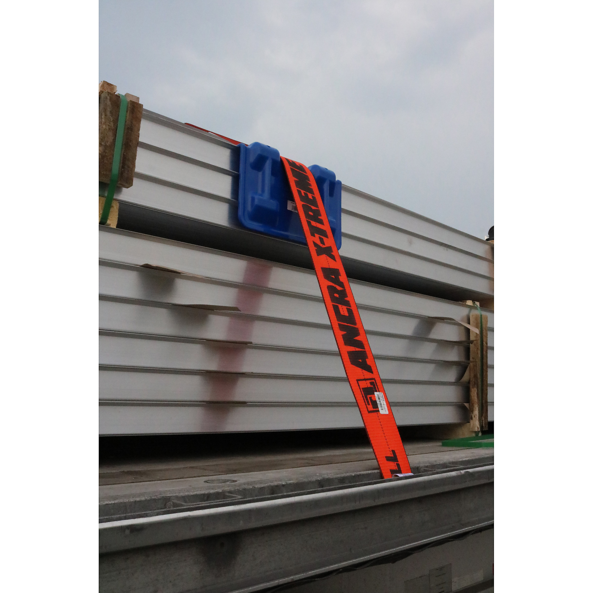 Ancra, 4x30ft. Wch Stp Fl Hk 5400 XT, Working Load 5400 lb, Straps (qty.) 1 - Picture 2 of 6