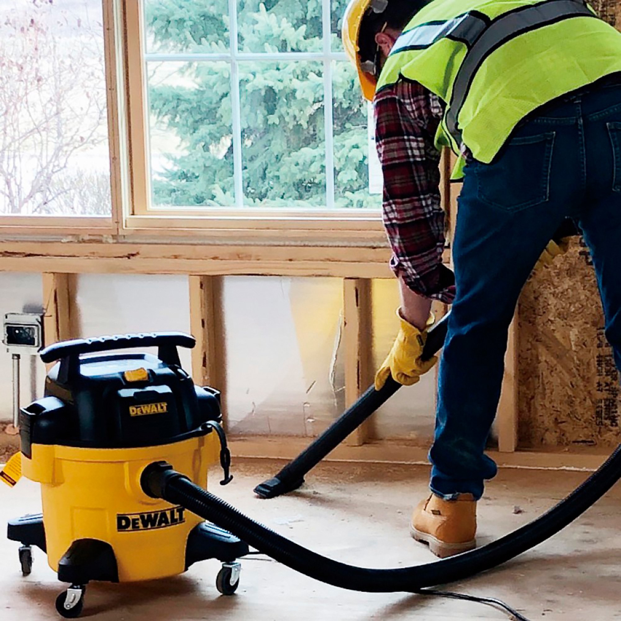 DEWALT Wet/Dry Vacuum — 6Gallon, 4 HP Northern Tool