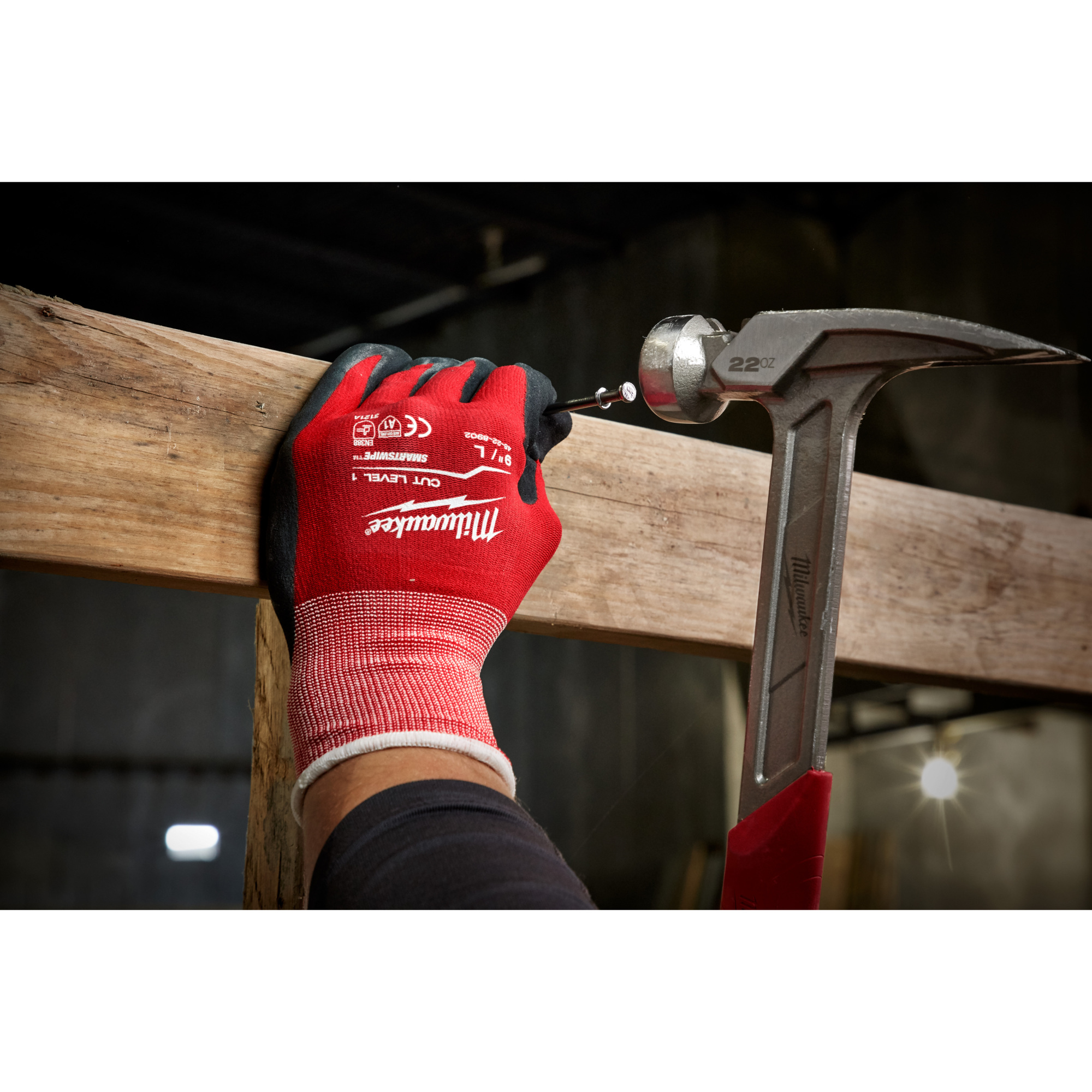 Milwaukee Black Level 1 Cut Resistant Dipped Work Gloves (8/Medium)