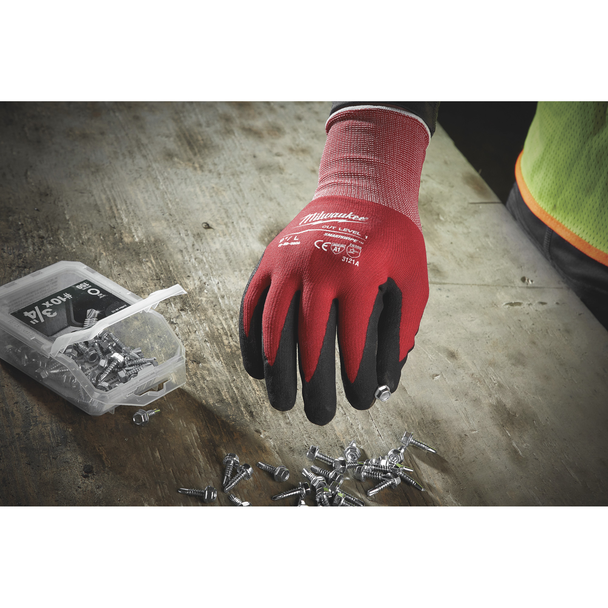 Milwaukee Black Level 1 Cut Resistant Dipped Work Gloves (8/Medium)