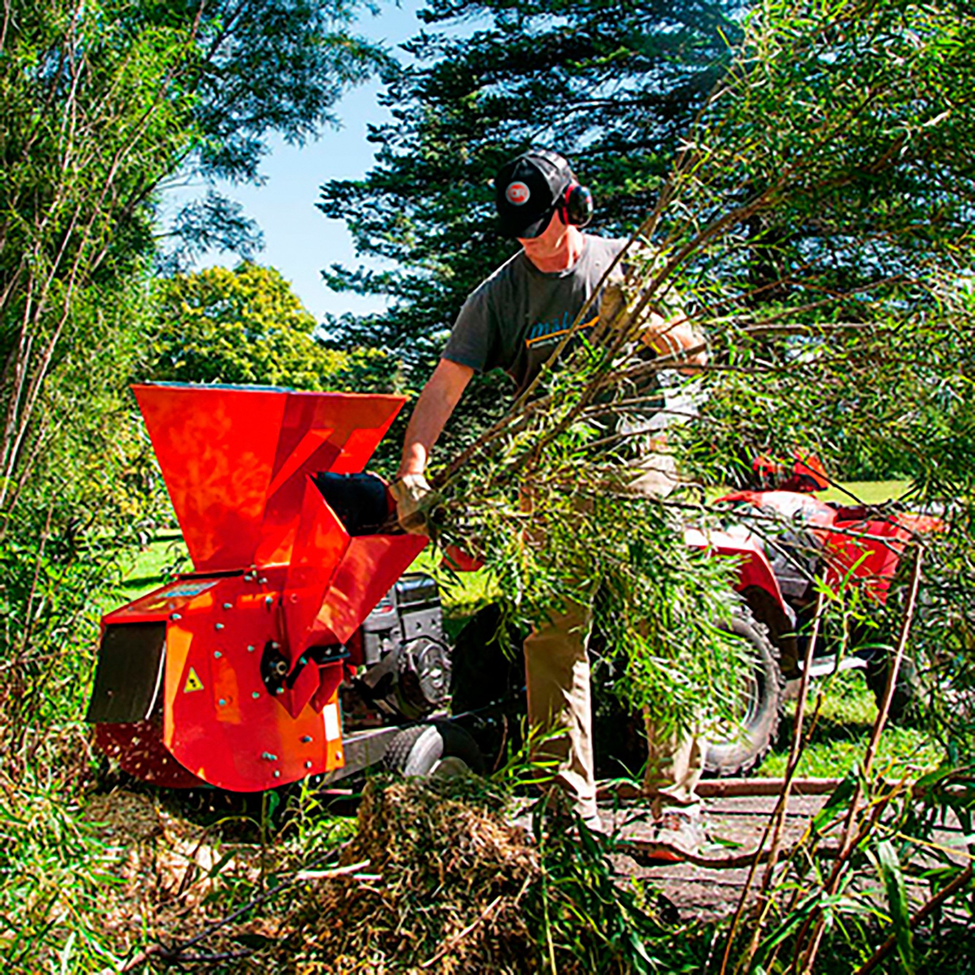 DR Power PRO XL 501 Self-Feeding Chipper/Shredder | Northern