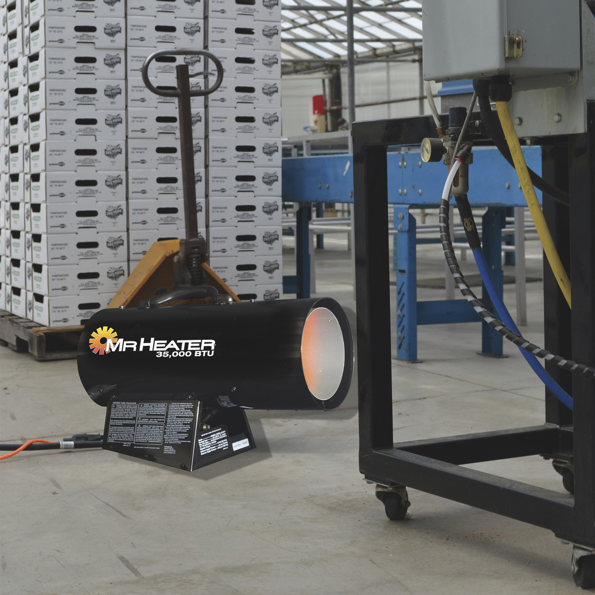 Mr. Heater Portable Propane Forced Air Heater — 35,000 BTU, Model# MH35FA |  Northern Tool