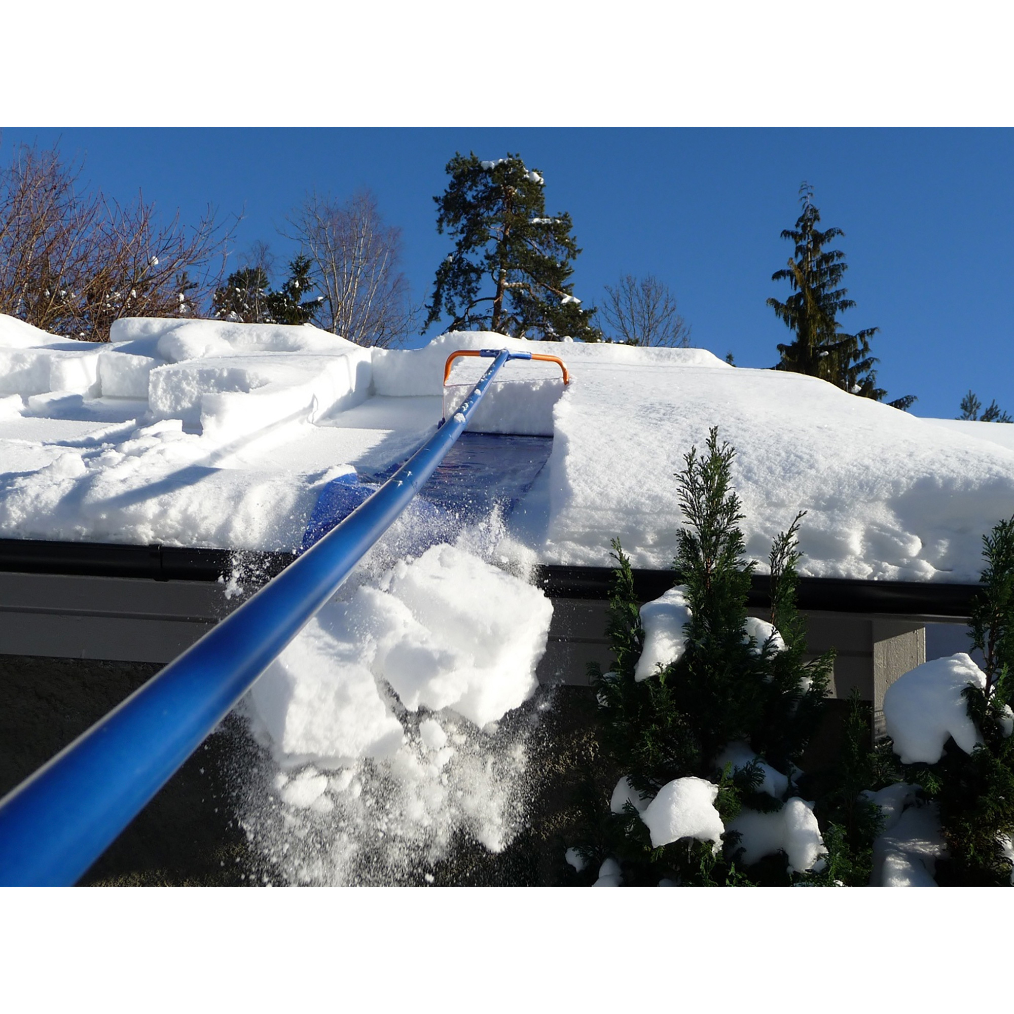 Avalanche Wheeled Snow Roof Rake — Model# AVA500 | Northern Tool