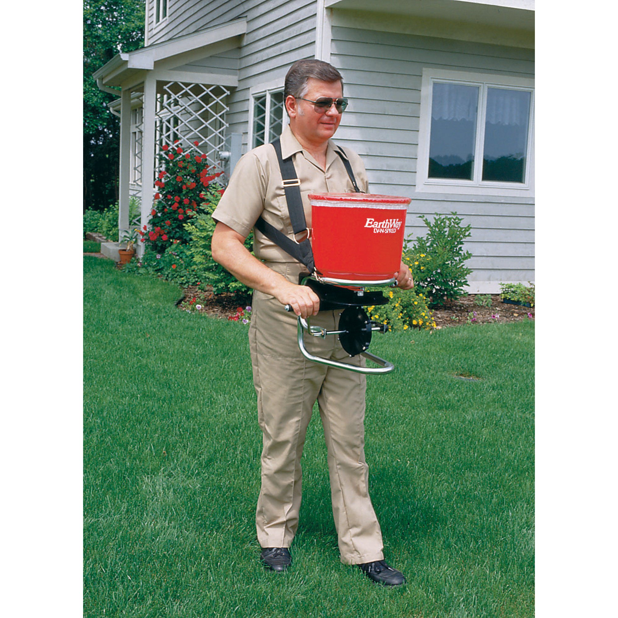 Earthway Heavy Duty, Easy Spreader Holds 40 Lbs. of Seed or Lawn