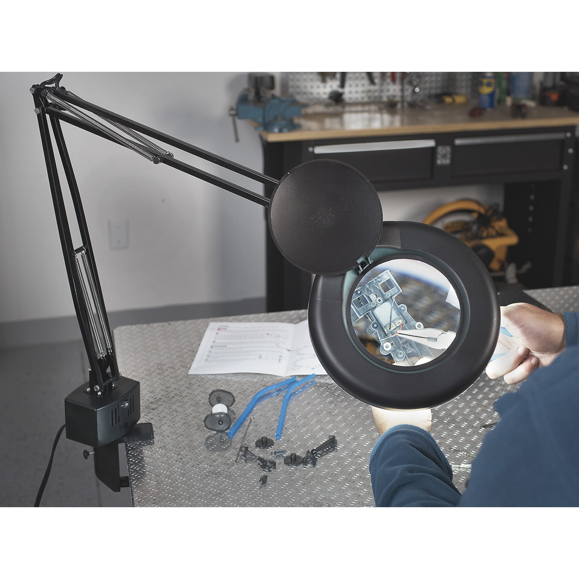2X Magnifying Glass with Light and Stand — 5in.