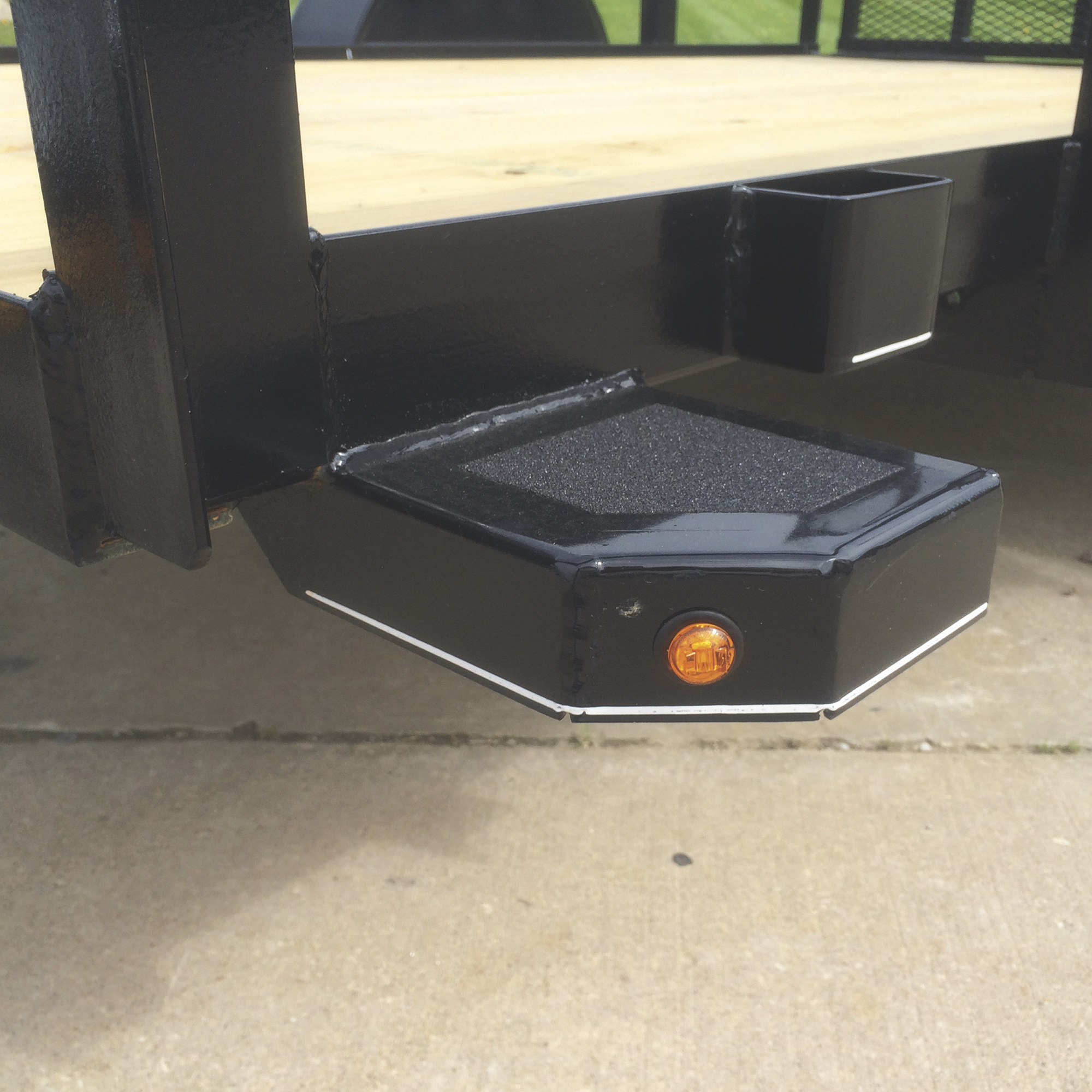 Hopkins Towing Solutions LED 3/4in. Round Clearance and Side Marker