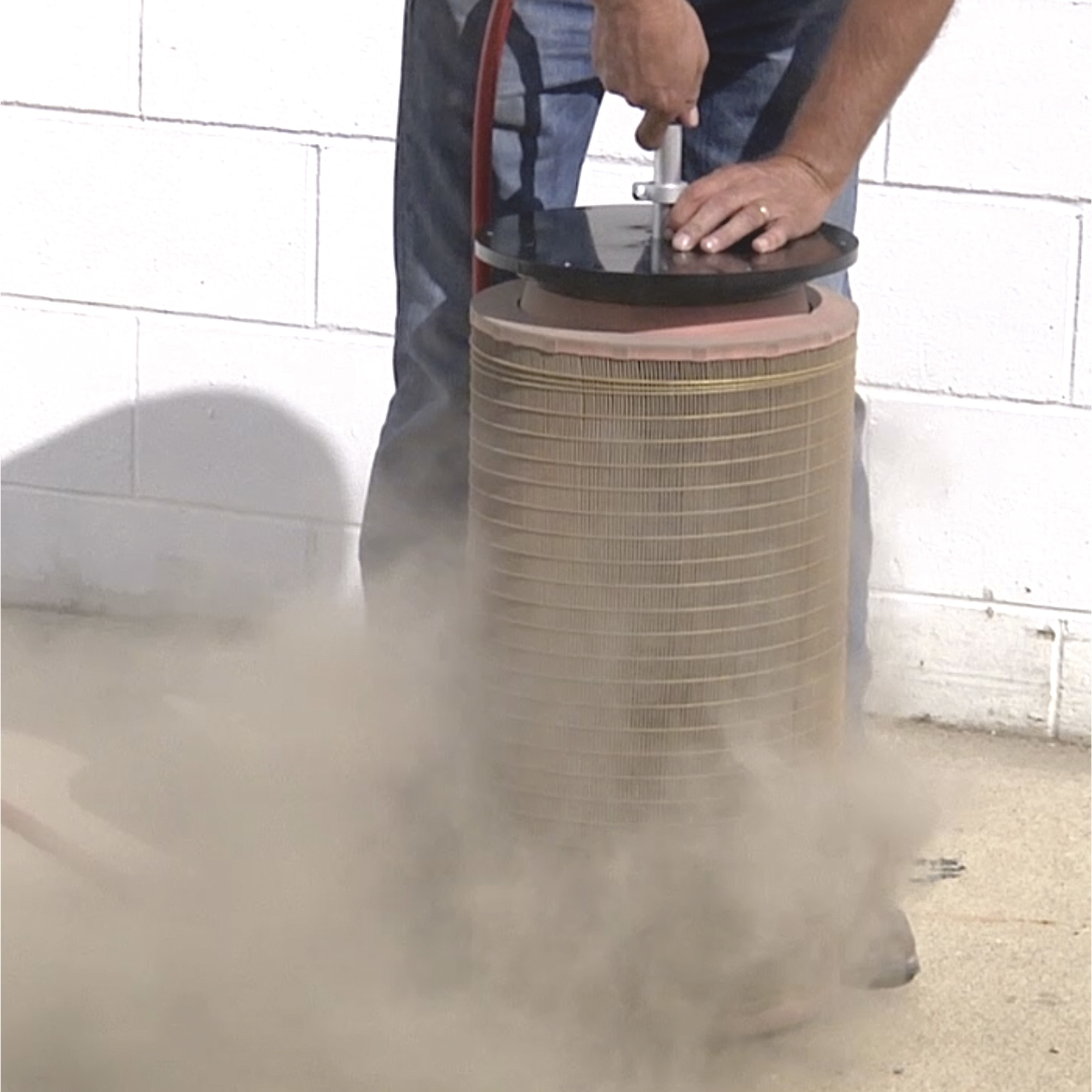 Air Filter Blaster for Cleaning Canister Air Filters, Model USG1302