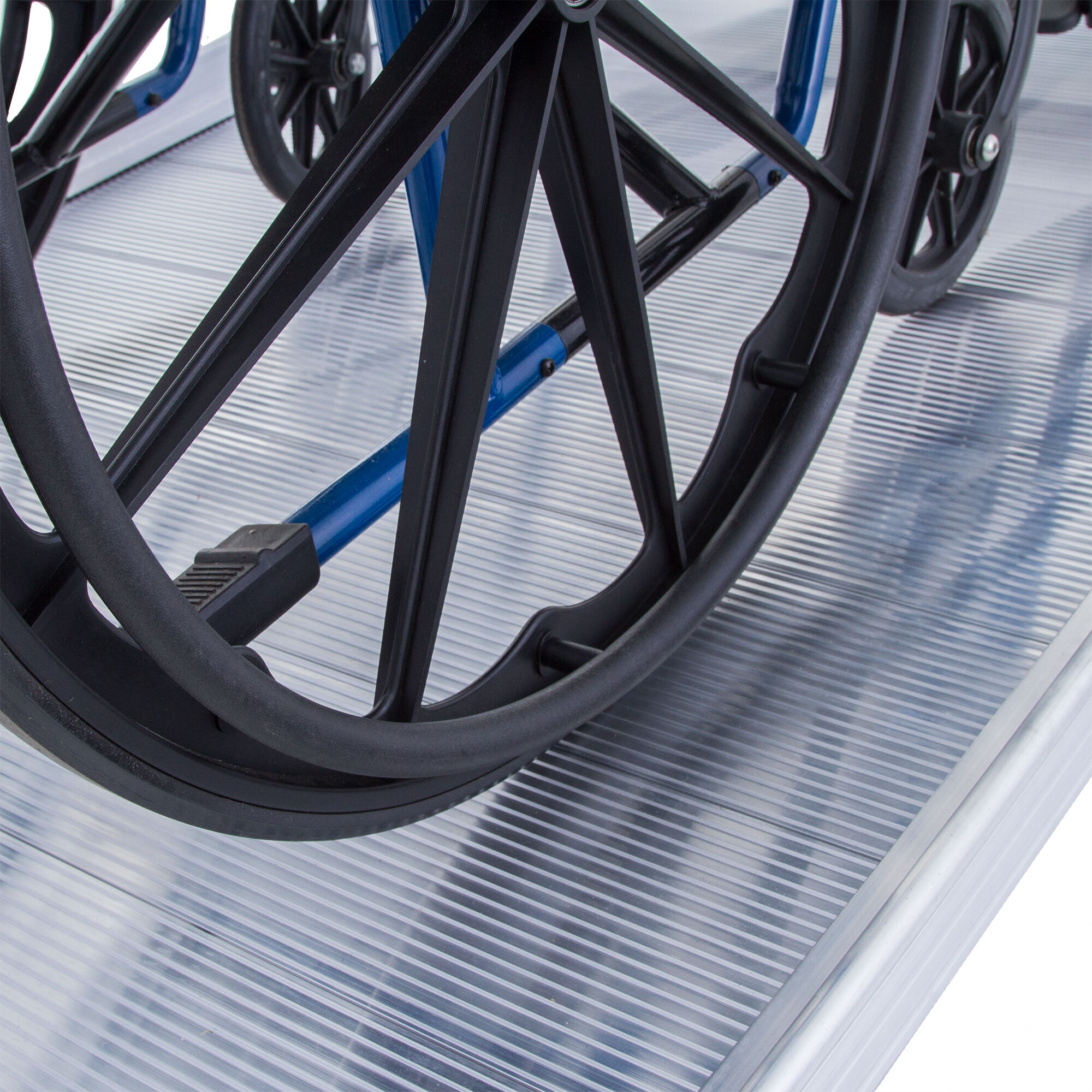 Silver Spring Solid Surface Ramp with Handrails - 3ft. Length, 30in. Width, 850-Lb. Capacity, Aluminum, Slip-Resistant, Model# SSGHR-03