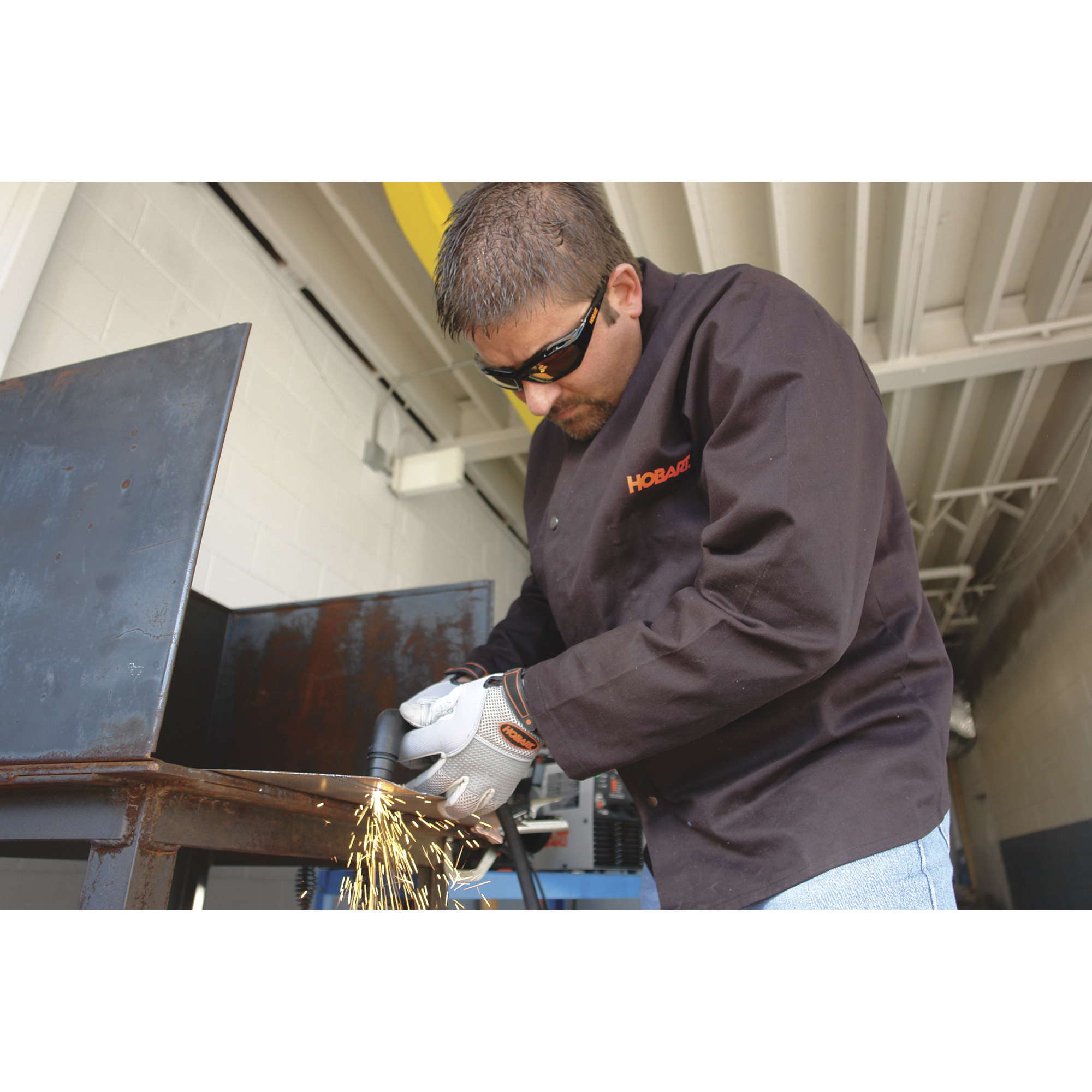 Hobart AirForce 27i Plasma Cutter With Multi-Voltage Plug, Inverter ...
