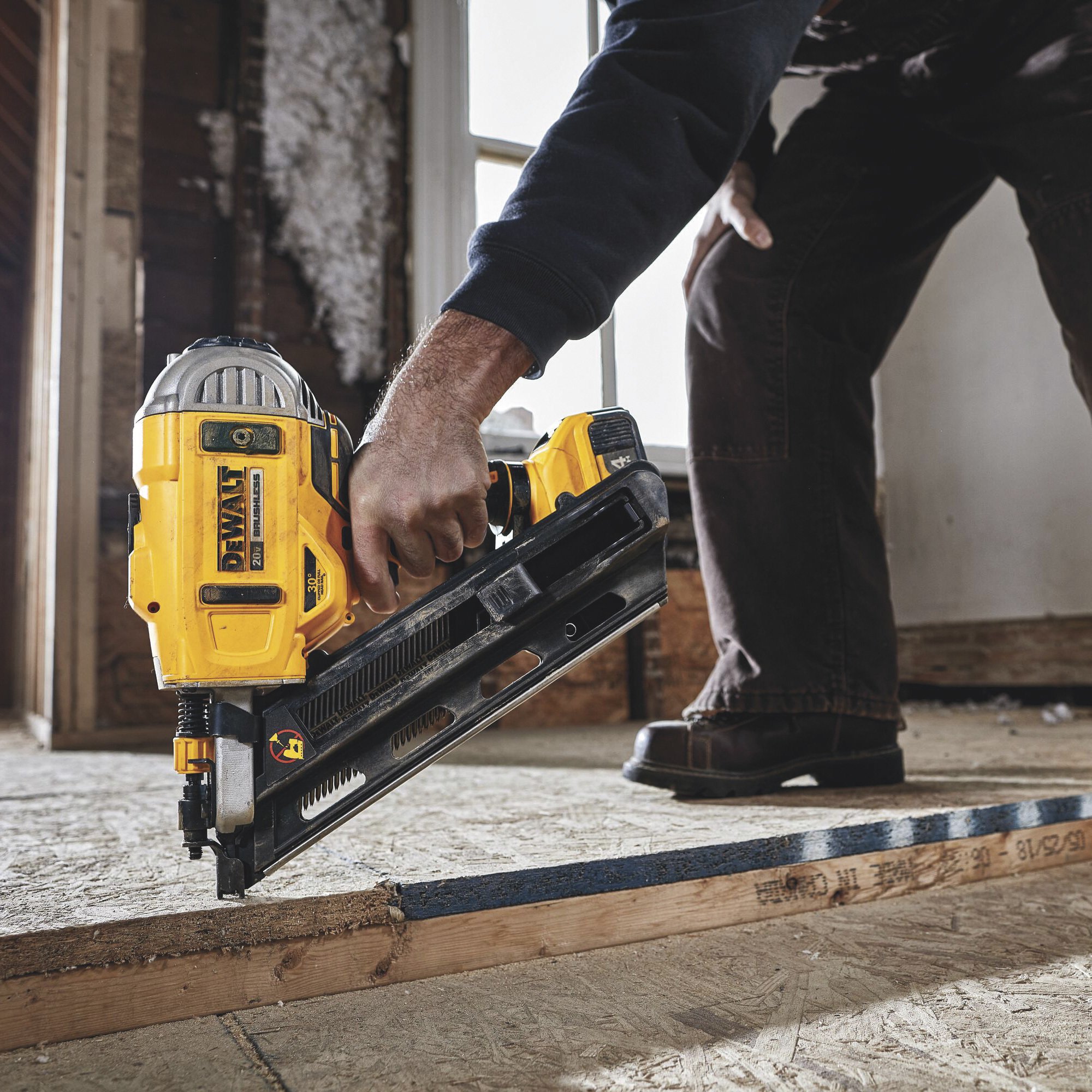 21 Degree Framing Dewalt 20 Volt Framing Nail Gun Dewalt Cordless - Main Image