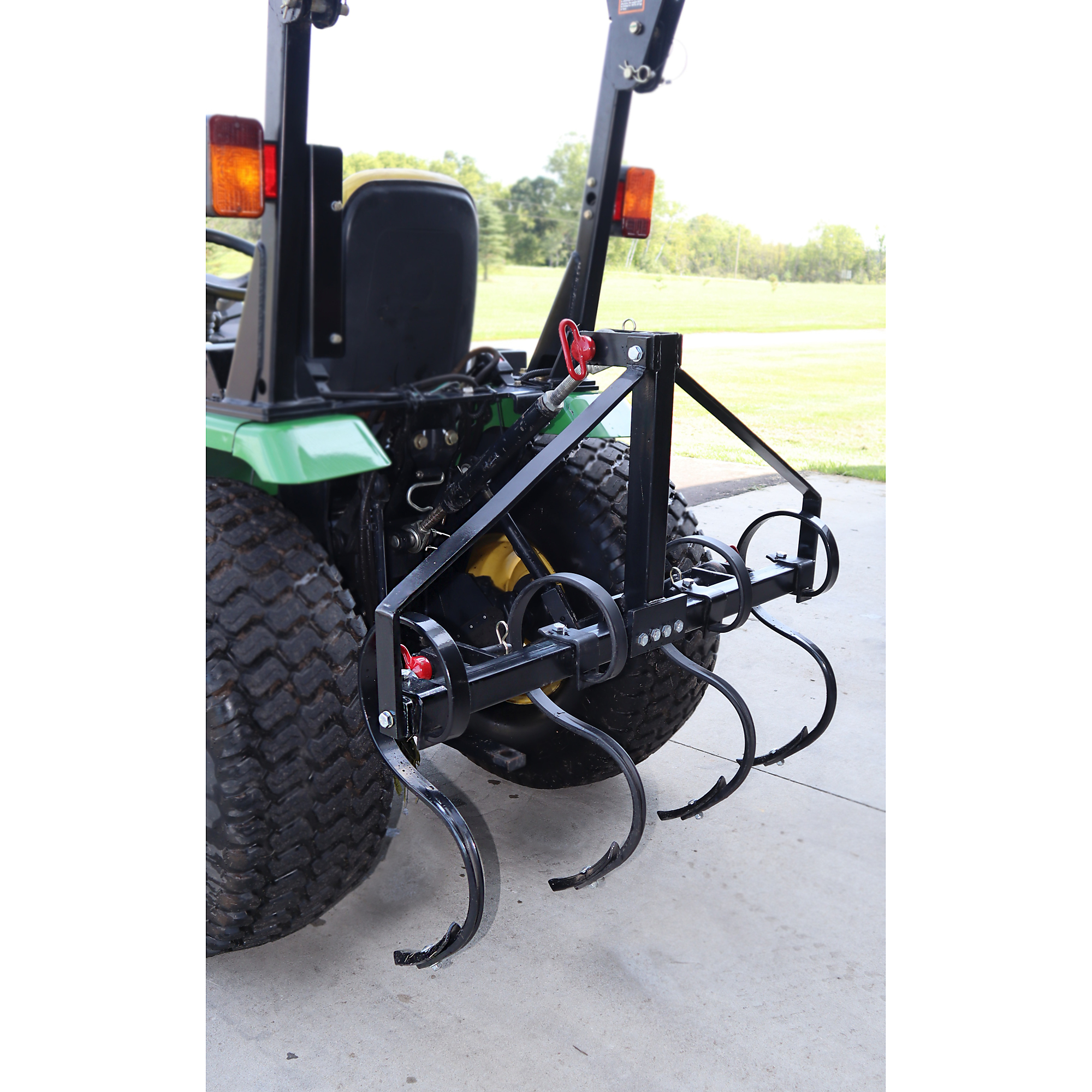 Field Tuff, 3Point Garden Bedder/Hiller shank attachment, Working