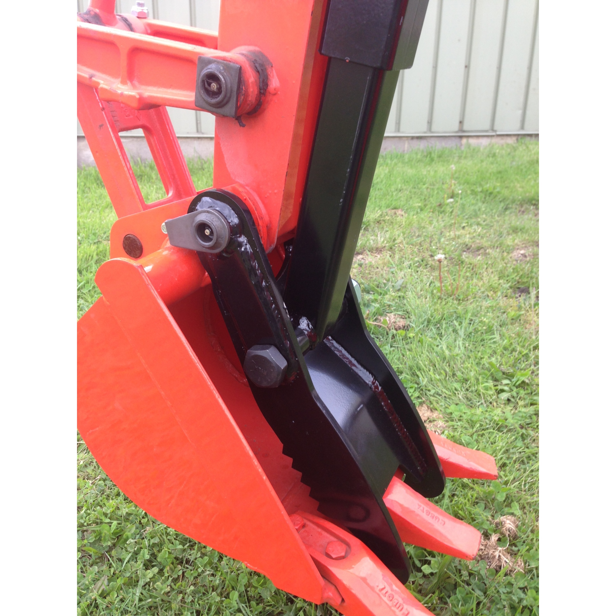 Extreme Metal Products, Kubota BX25D and BX23S Tractor Backhoe Thumb ...