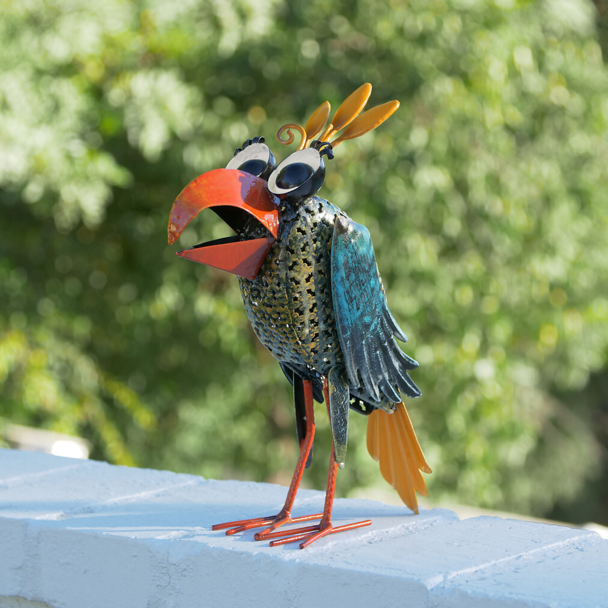 Alpine Corporation, Quirky Metal Wide-Eyed Yellow Chest Bird