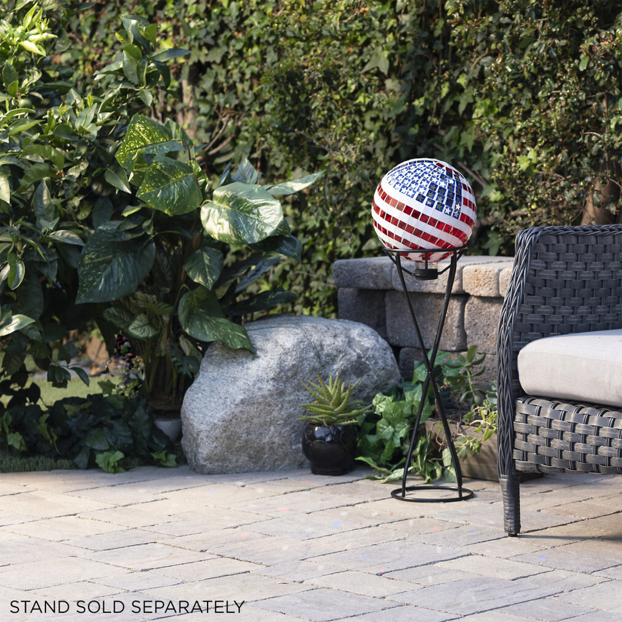 Alpine Corporation, Mosaic Gazing Globe with American Flag Pattern, Model# GRS688