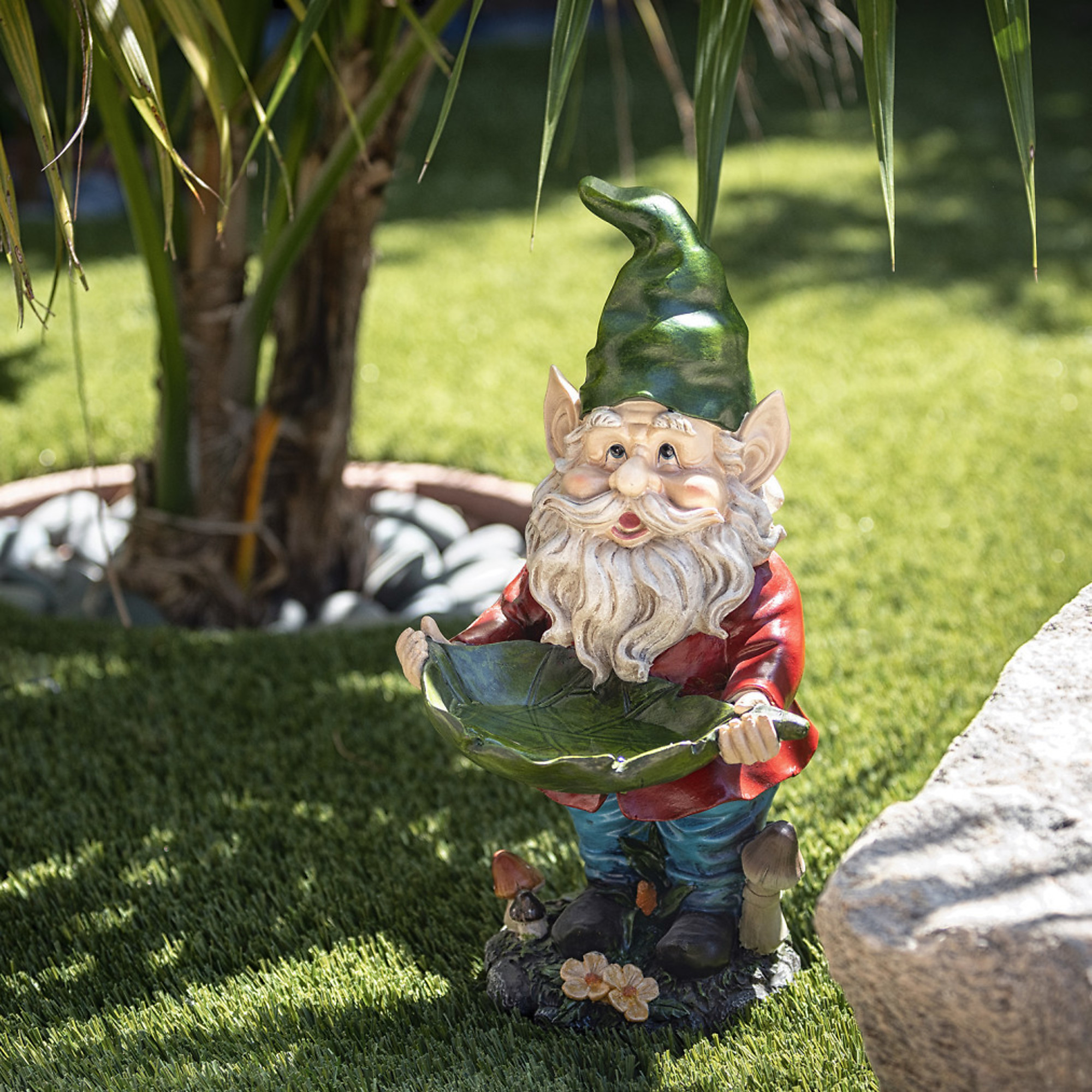 gnome セット Alpine Corporation, Gnome Standing Holding Leaf Bird Feeder