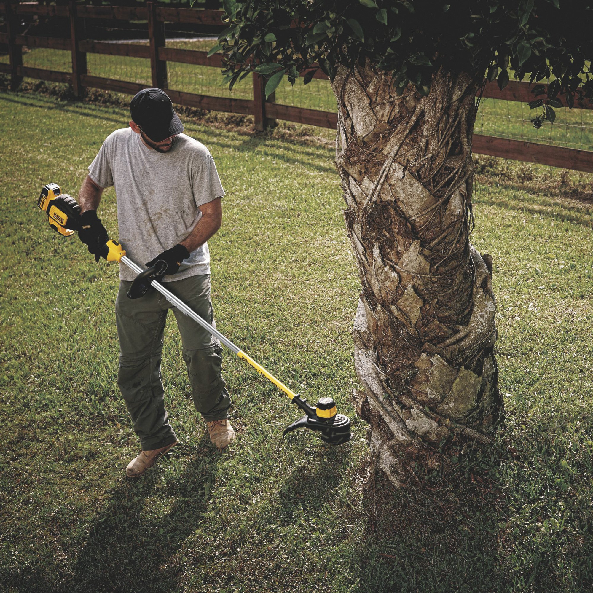 Dewalt 20V Cordless String Trimmer — 5Ah, Model DCST920P1 Northern Tool
