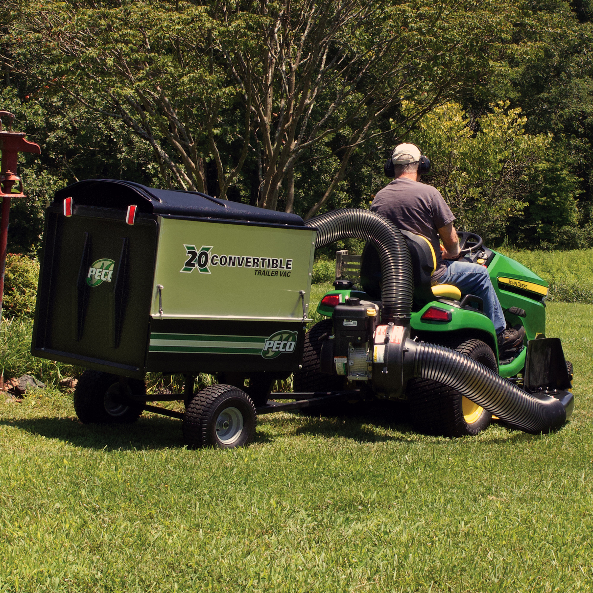 PECO, X20 Convertible Trailer Vac, Large Universal Boot, Working Width 39 in, Engine Brand Briggs & Stratton, Model# 5920L