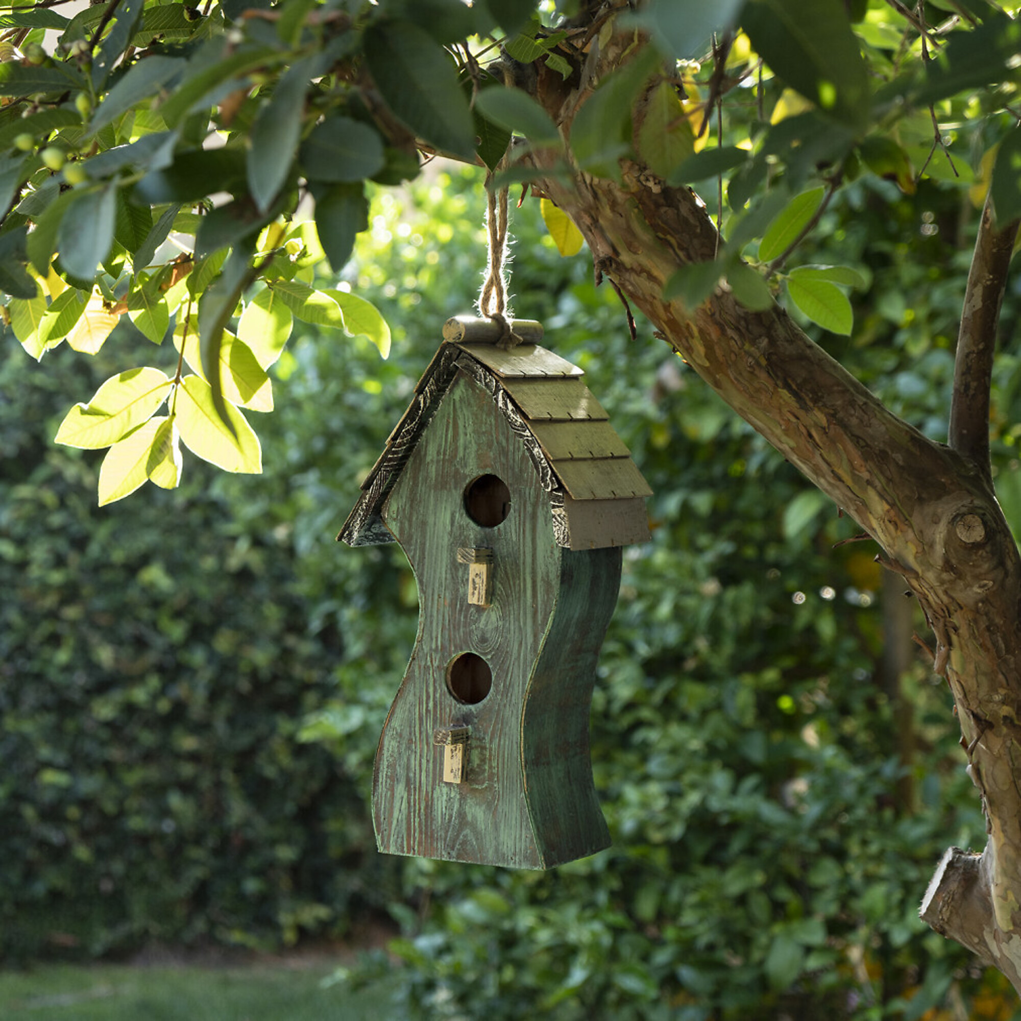 Alpine Corporation, Green Swirly Wooden Birdhouse, Model# YEN144HH-GN