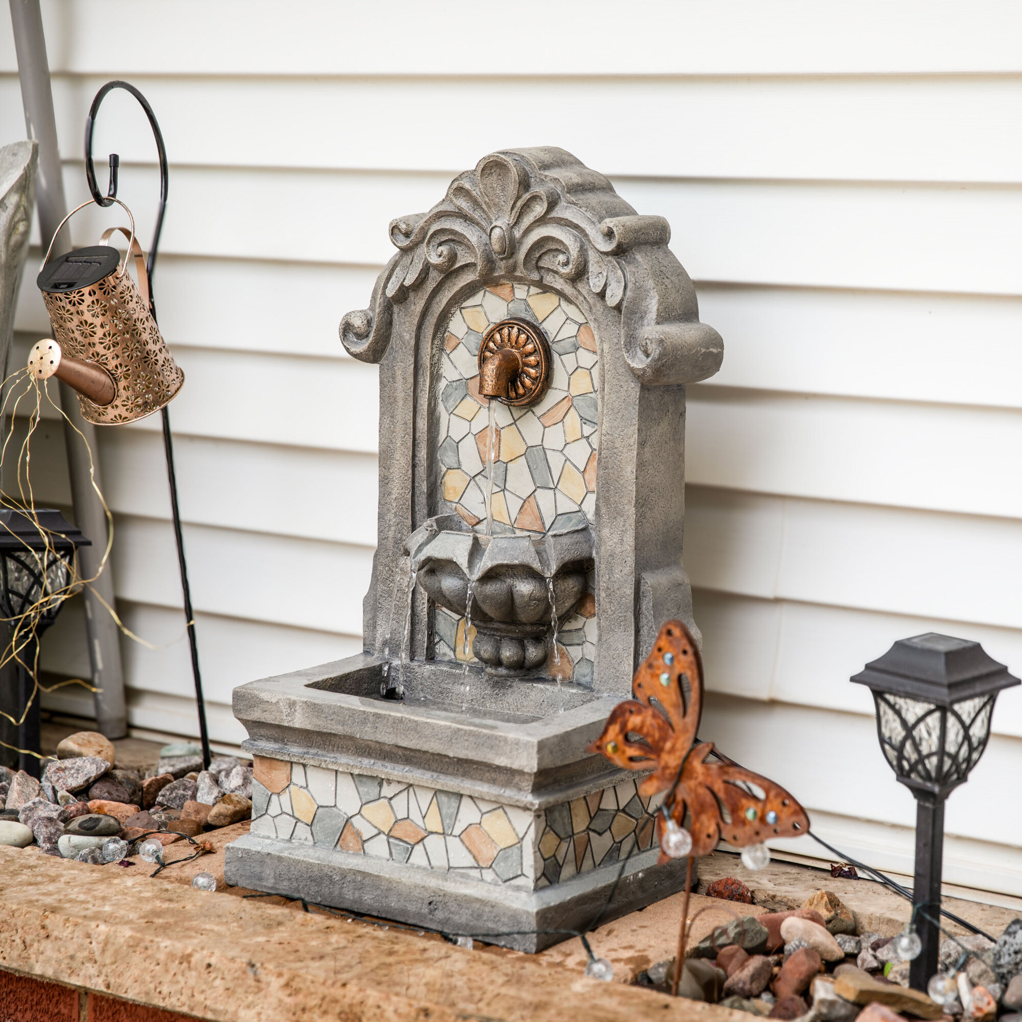 Sunnydaze Decor, Enchanting Estate Outdoor Wall Fountain, Model