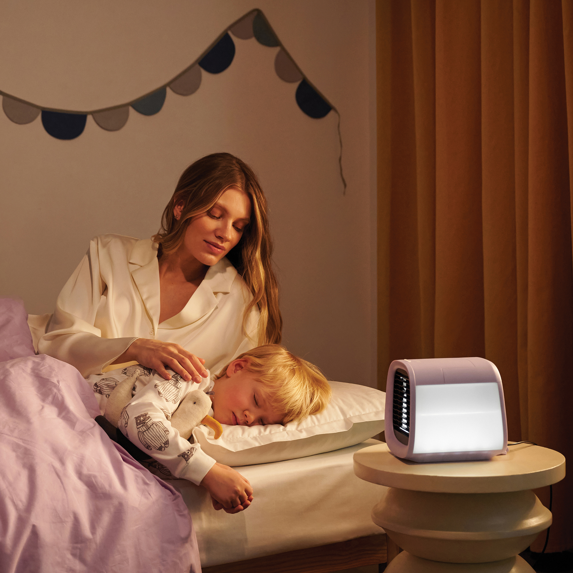 evaCHILL EV-500ホワイト Evapolar EV-500-BTU DOE (5-Volt) White Ventless Portable Air