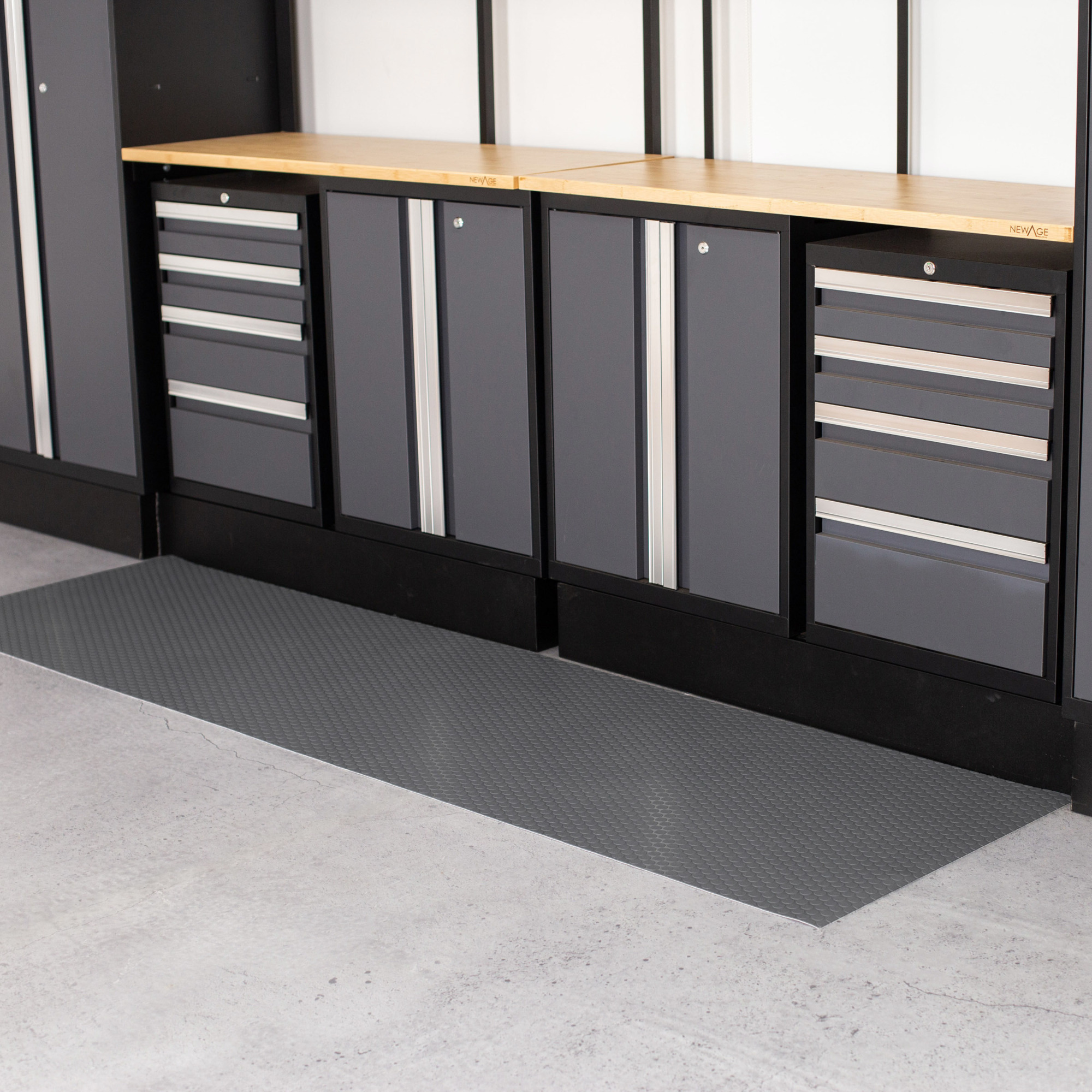 G-Floor, Vinyl Performance Floor Runner, Coverage Area 11.25 ft², Model# WGRUN65SC2760SG