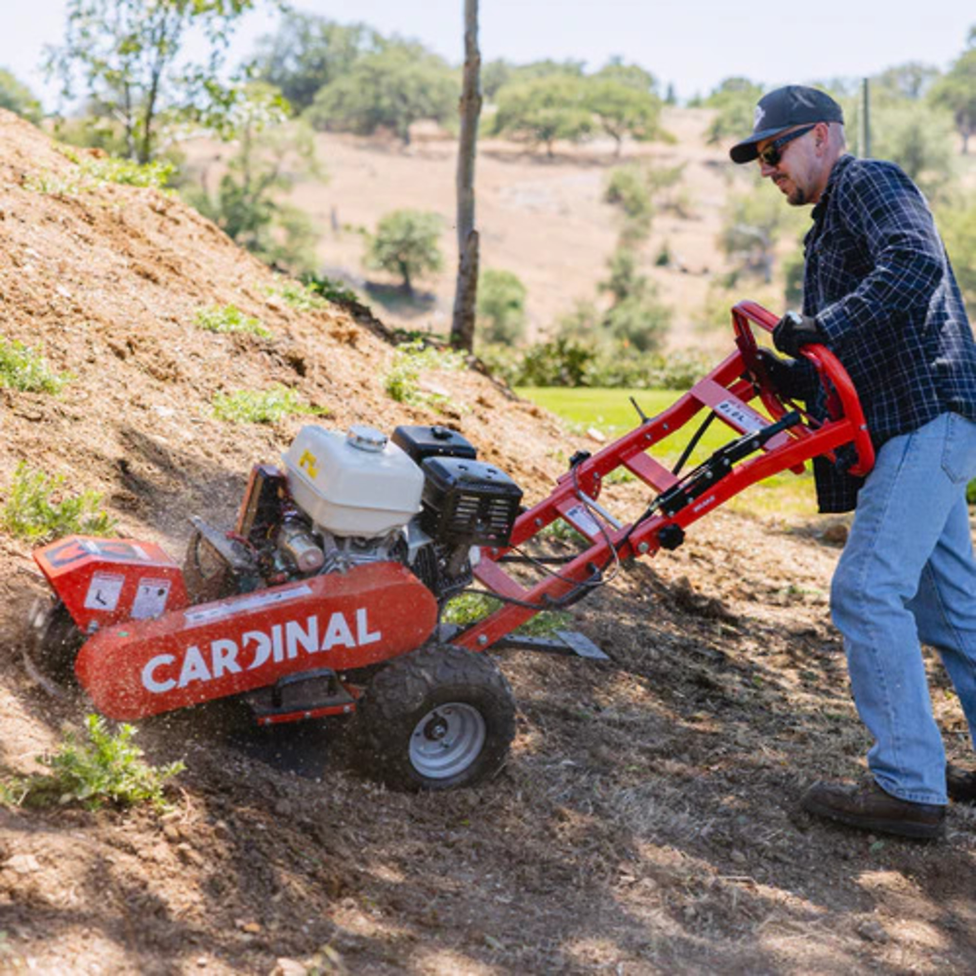 Cardinal, Stump Grinder with Honda GX390 Engine Displacement 389