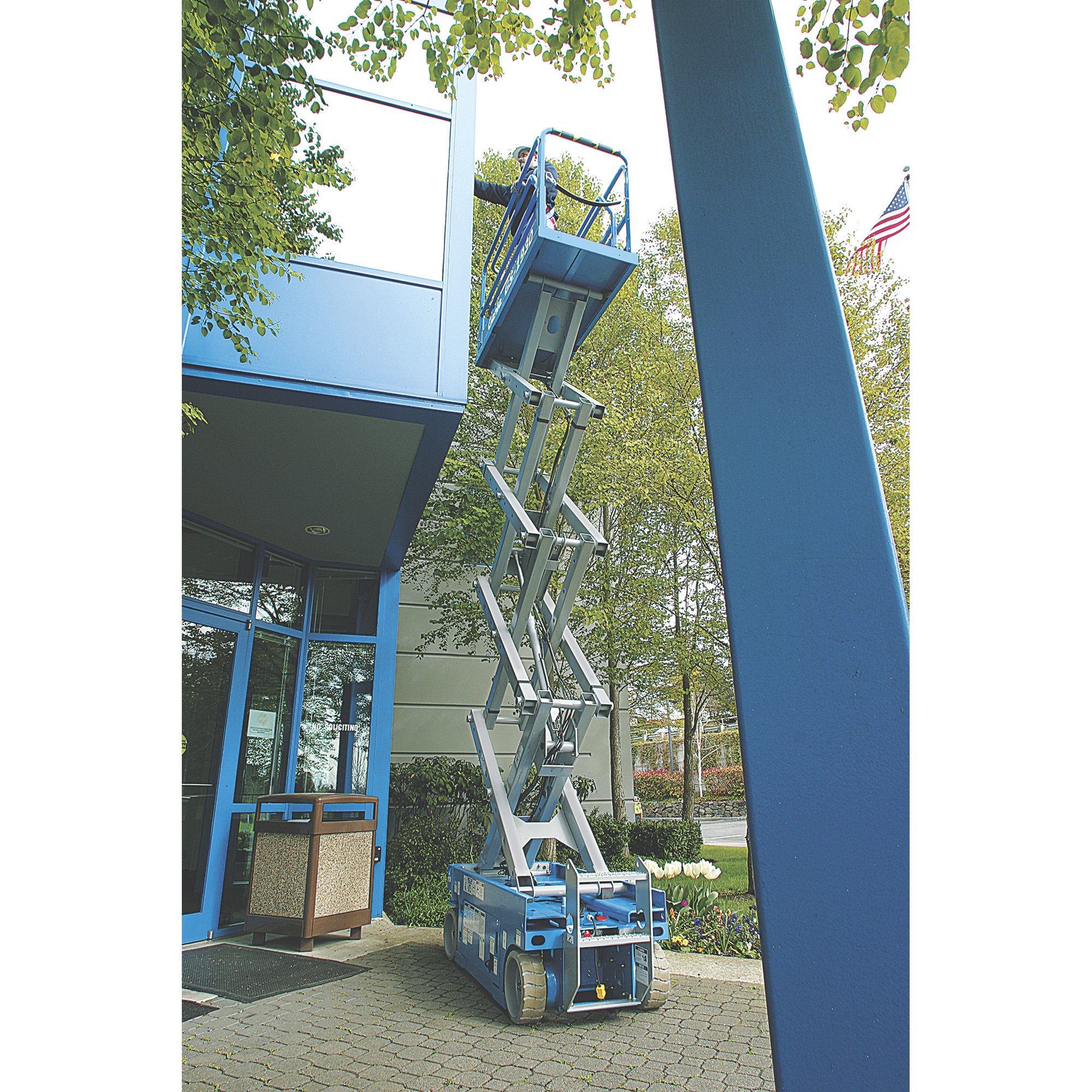 Genie Slab Scissor Lift — 15ft. Lift, 600-Lb. Capacity, Model# GS-1530