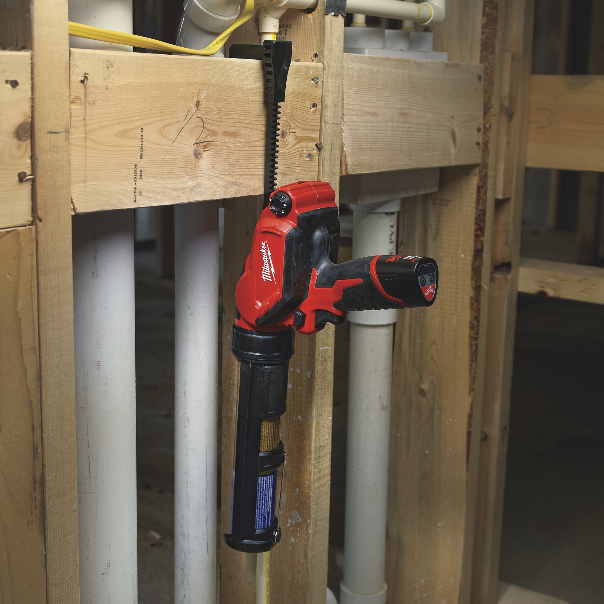 Milwaukee M12 10oz. Caulking and Adhesive Gun — One Battery, Model