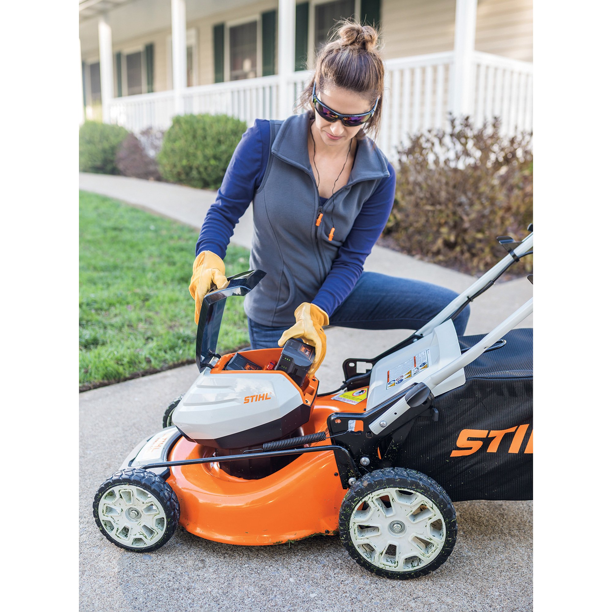 Stihl Battery-Operated Walk-Behind Cordless Lawn Mower — 19in