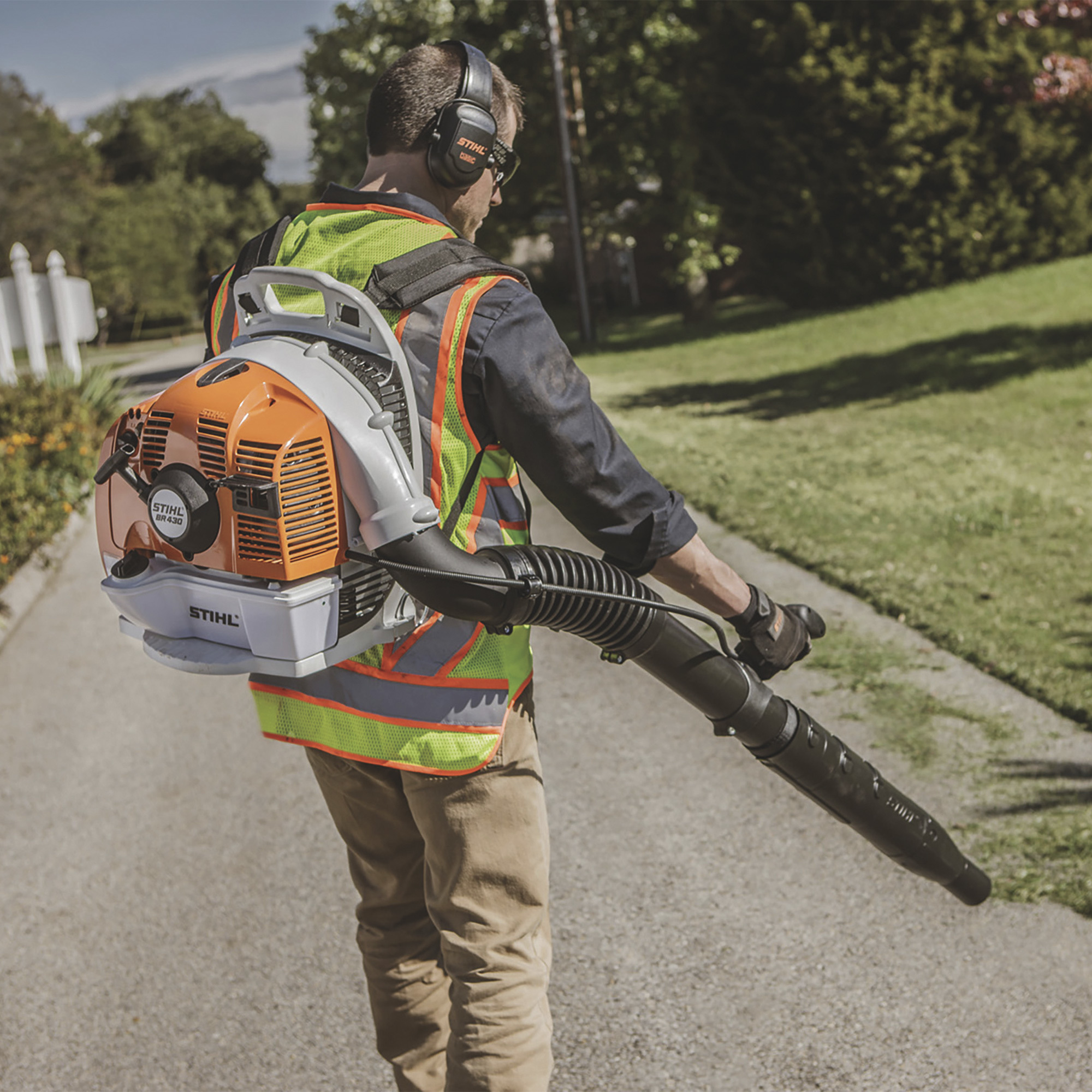 Stihl BR Series Gas-Powered Backpack Blower — 63.3cc, 183 MPH, 500 CFM ...