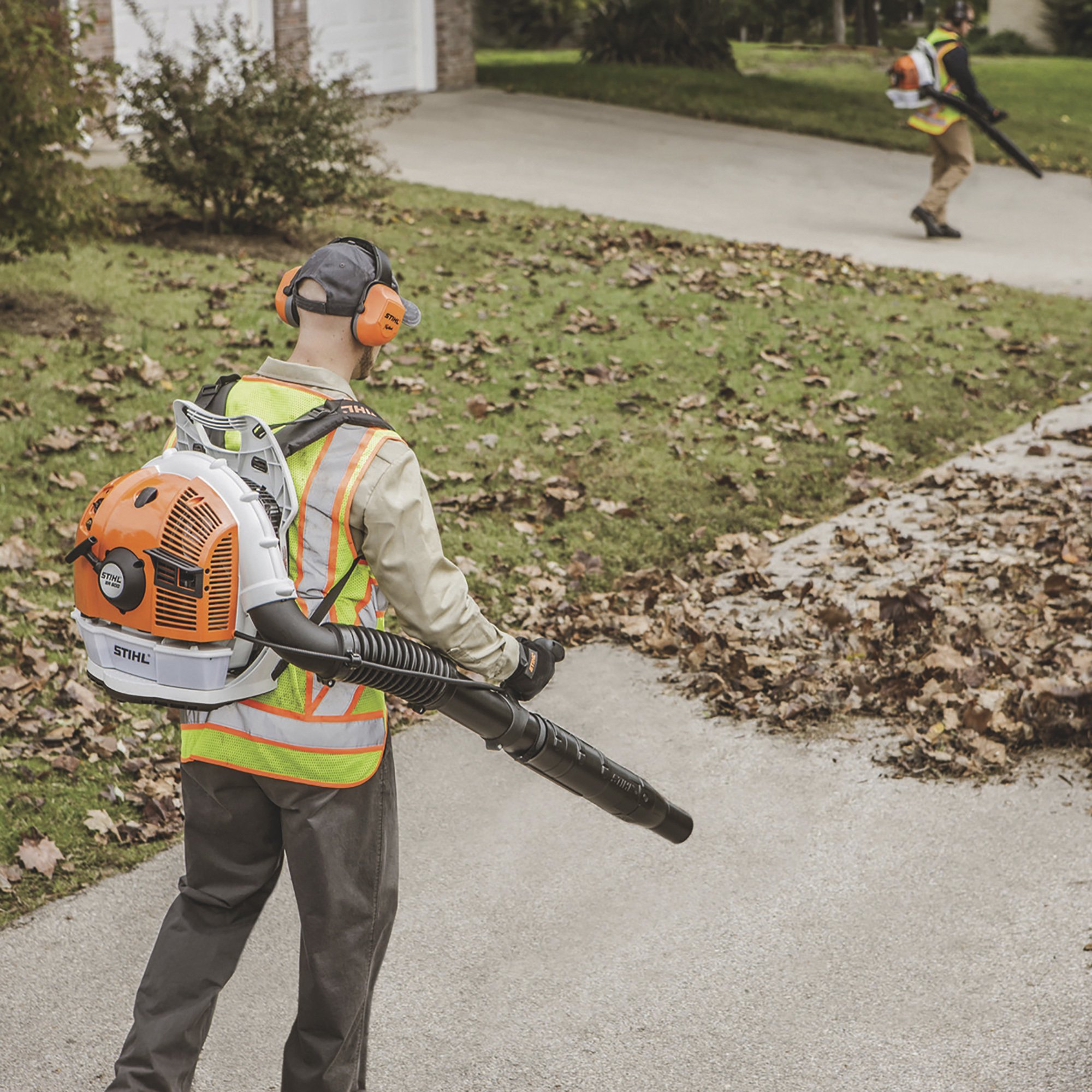 Stihl Professional Gas-Powered Backpack Blower — 64.8cc, 199 MPH, 677 CFM,  Model# BR 600