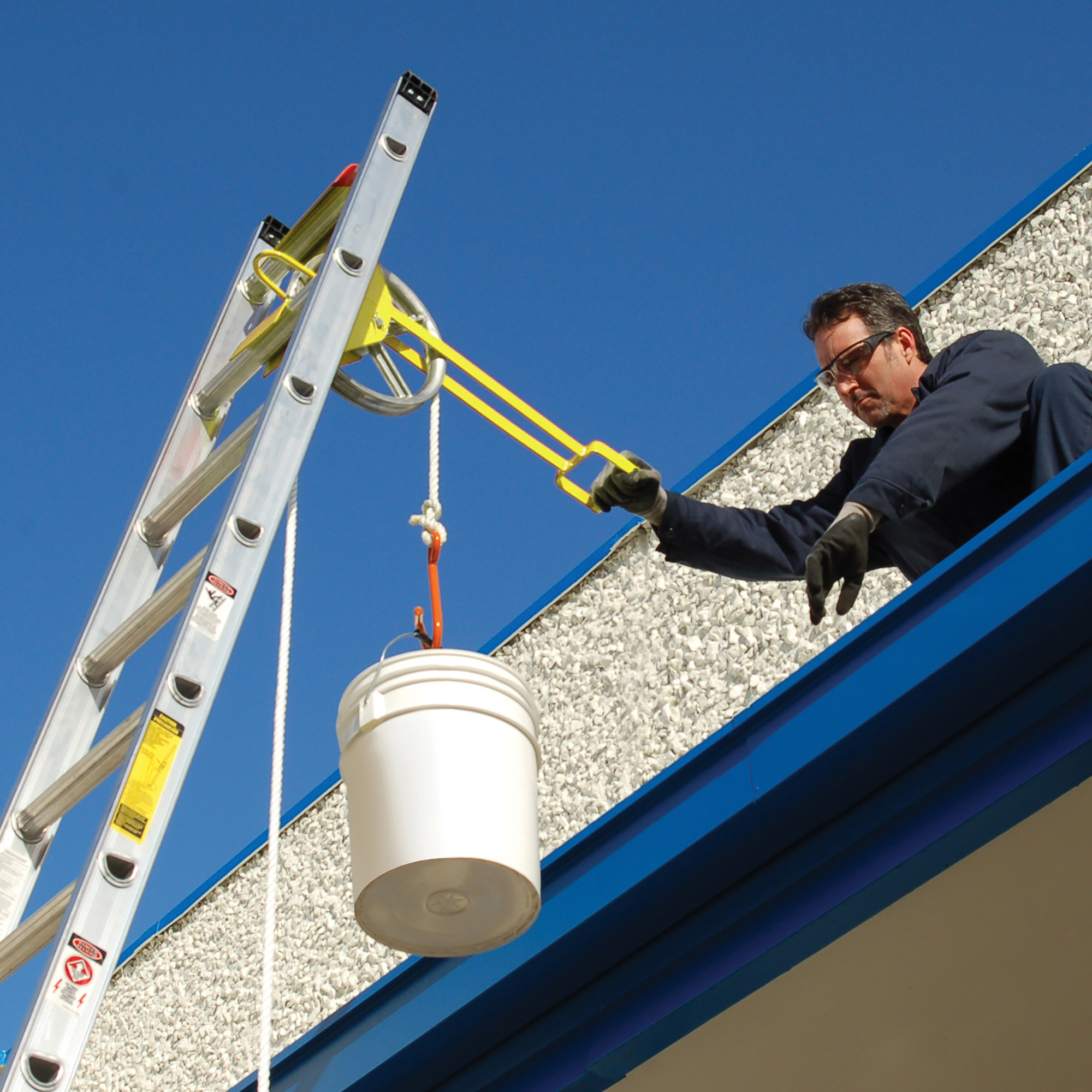 RoofZone LongHandle Ladder Hoisting Wheel, Yellow, Extends to 26in.L