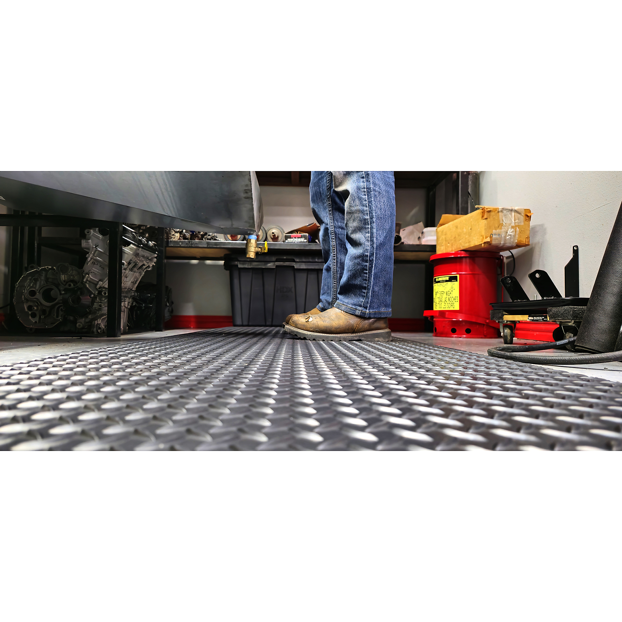 Rhino Mats American Classic Anti-Fatigue Mat — 3ft. x 5ft. x 9/16in., Diamond Plate, Black/Yellow, Model# DV-3660-BY916