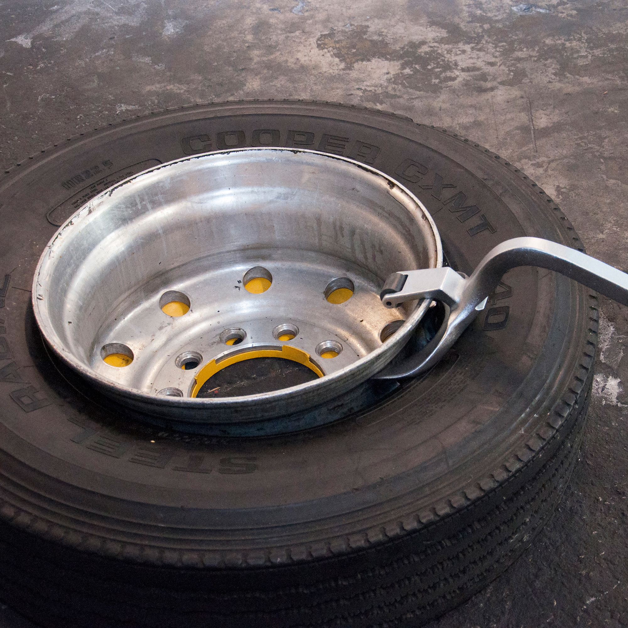 Esco Tire Mounting and Demounting Tool Kit — Model 90518100KIT