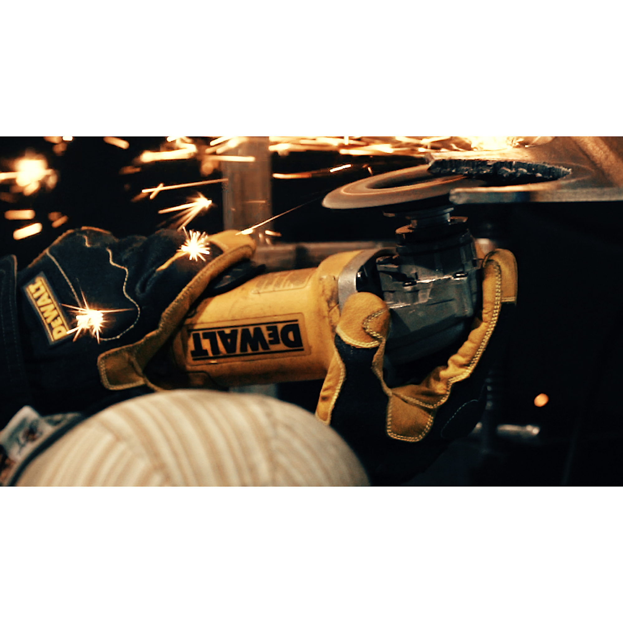 DEWALT FR Fabricator Glove, LG