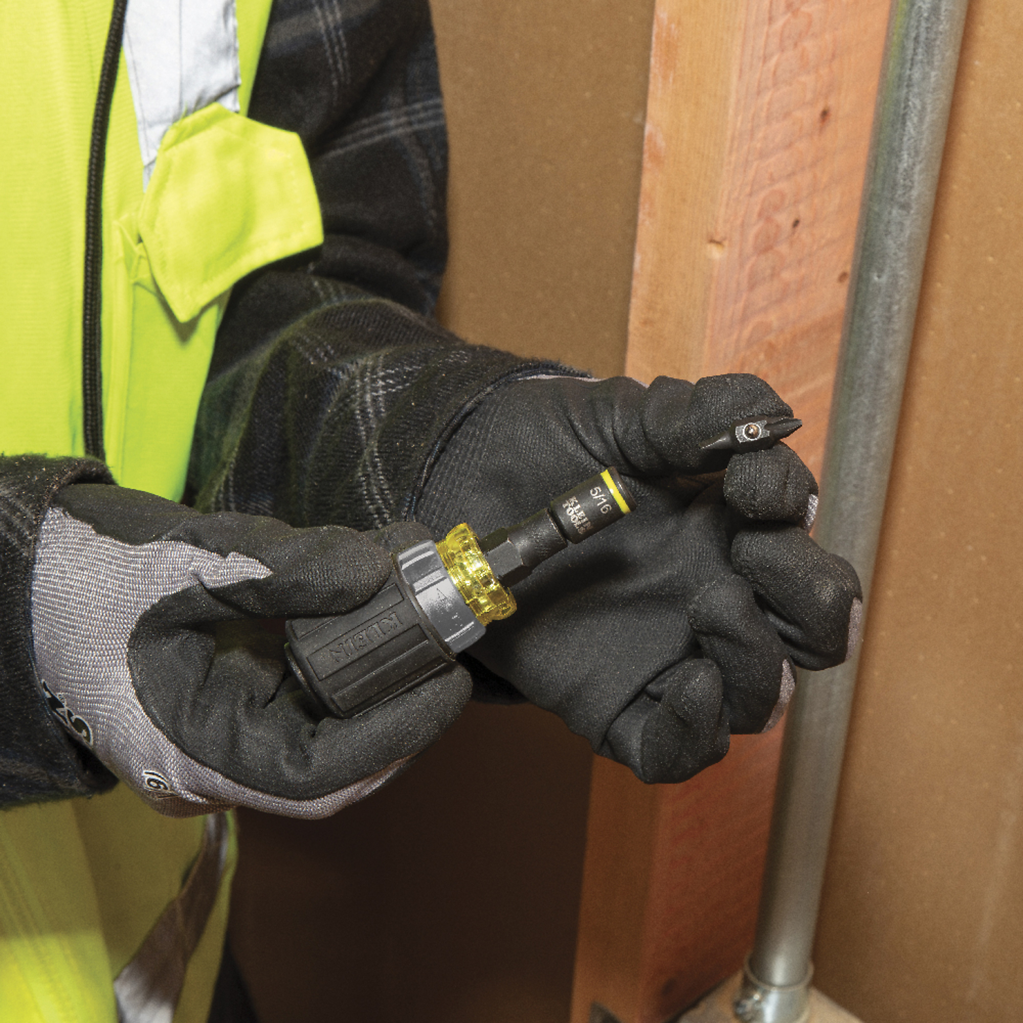 KNECT™ 7-in-1 Ratcheting Impact-Rated Stubby Screw