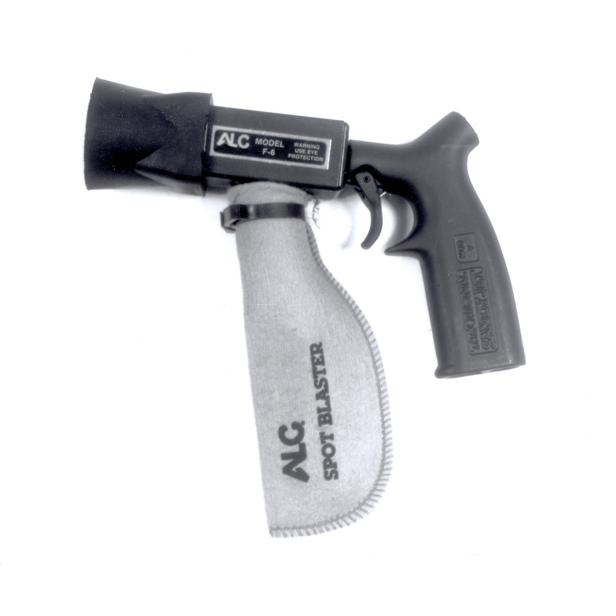 ALC Handheld Spot Blaster, Sandblaster — Self-Recycling, Dust-Free, Includes 1 Lb. Abrasive and 5/16in. Steel Nozzle, Model# 40013