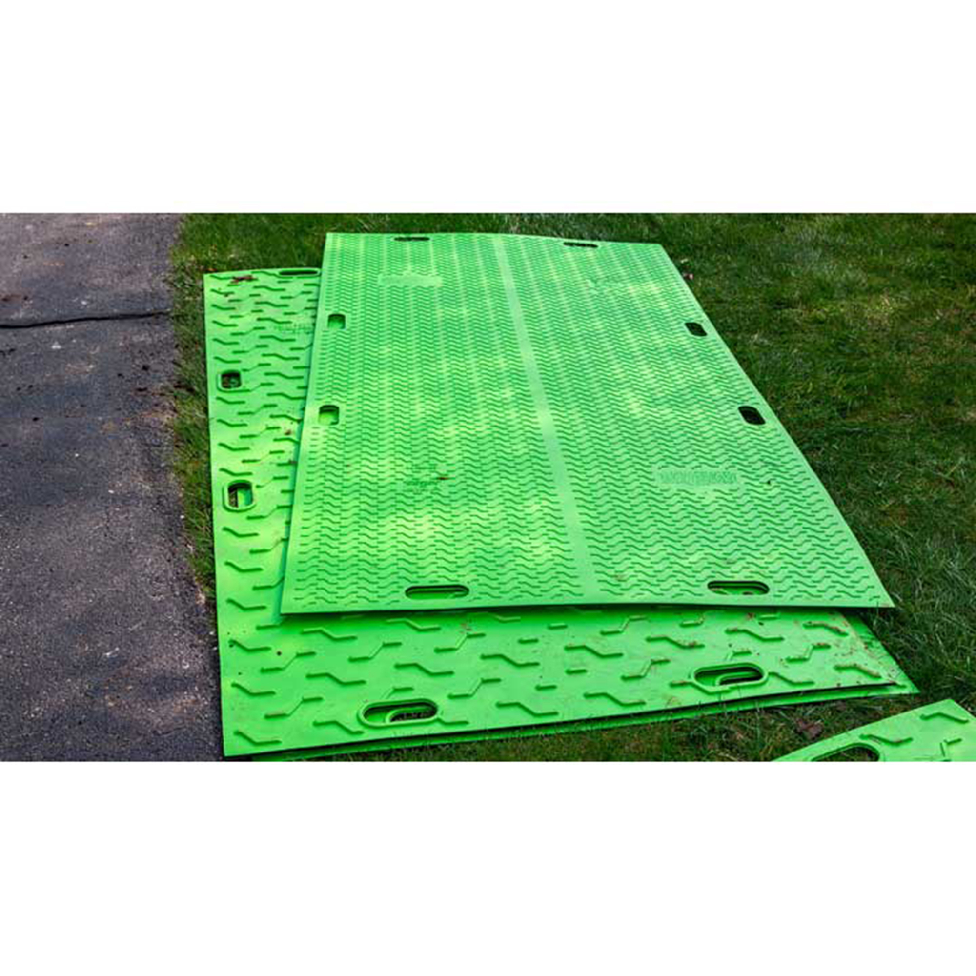 B.A.M. Mats Universal Ground Protection Mat — 4ft. x 8ft., Safety Green, Reusable, Dual-Tread, Polyethylene, 160,000 lb Capacity, Model# BMMFG3514SG4