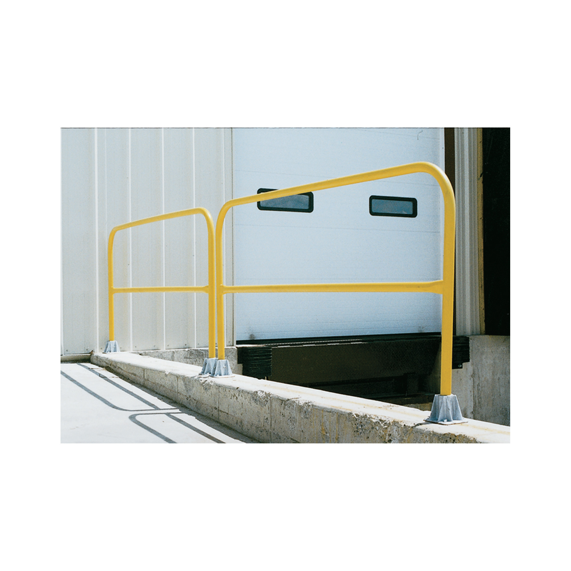 Vestil Pipe Safety Railing - Steel, 72in.L, 21in. Mid-Rail Height, Model# VDKR-6