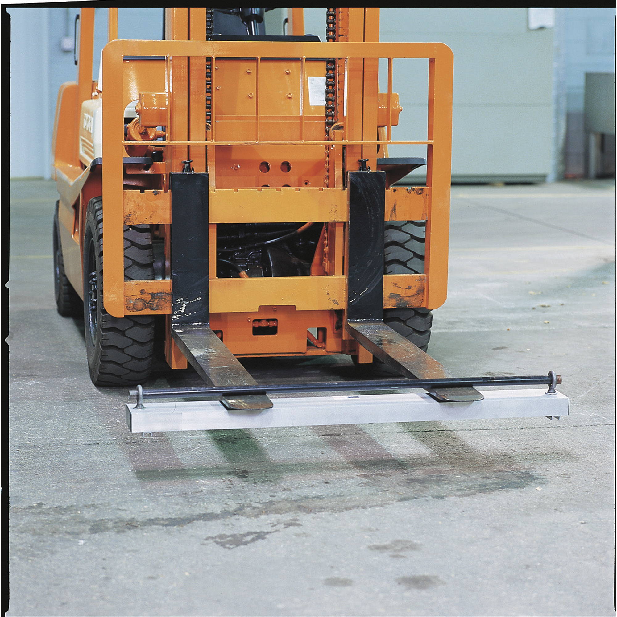 AMK Manufacturing Roadmag Magnetic Sweeper, 48Inch Width, Model R48