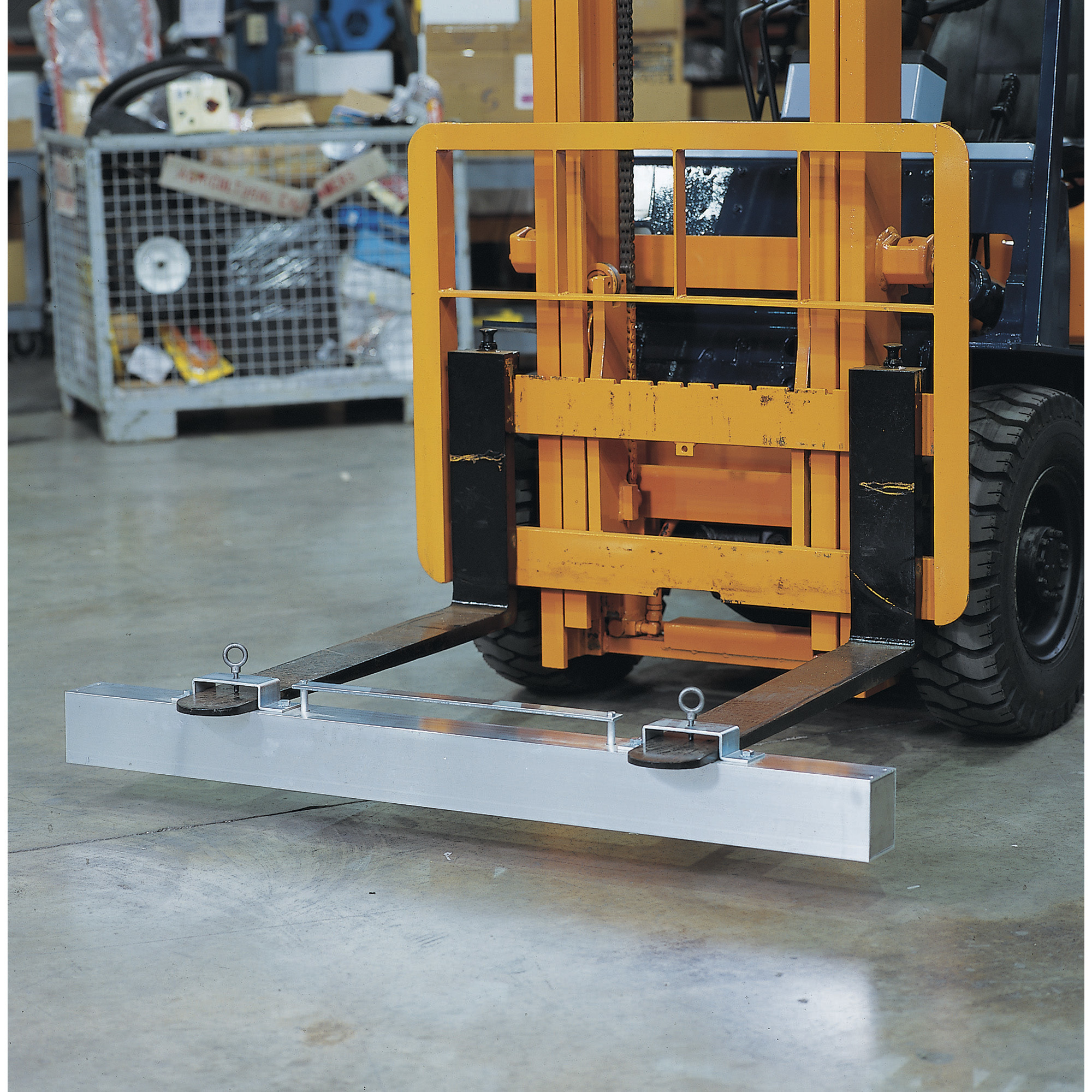 AMK Manufacturing Load Release Roadmag Magnetic Sweeper-- 36Inch Length, Model RL-36