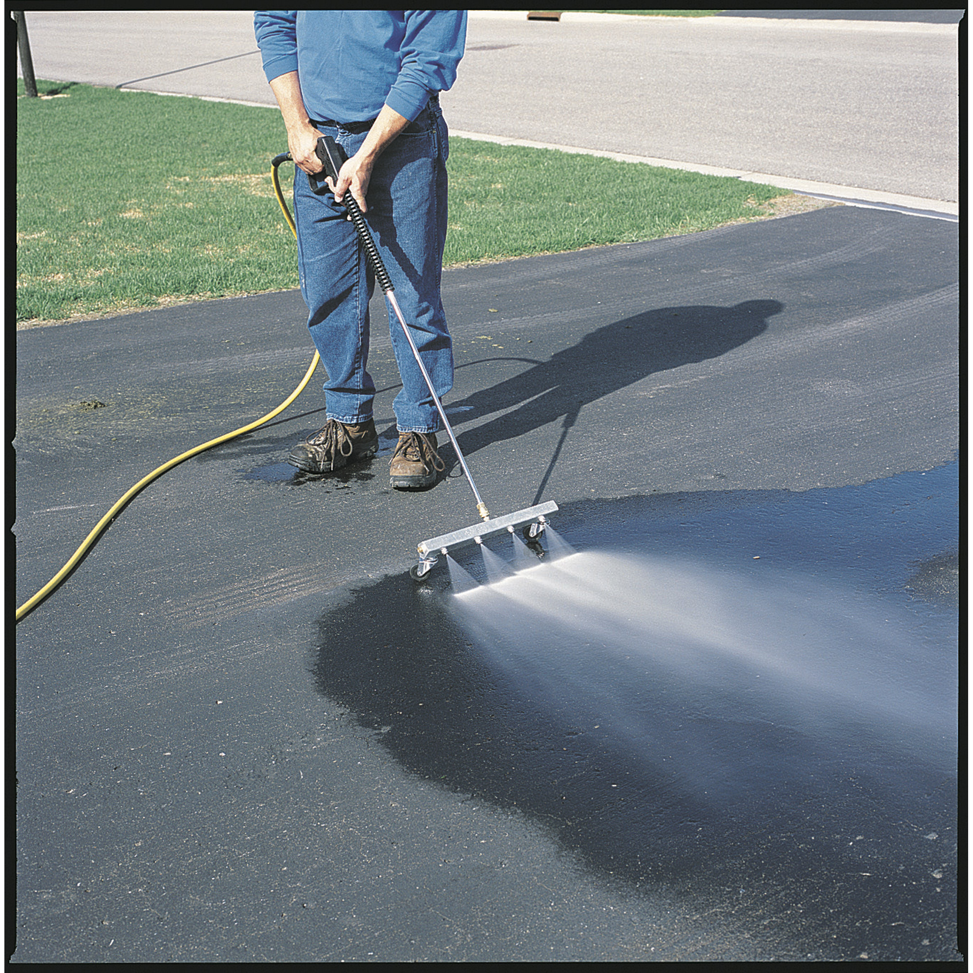 General Pump Pressure Washer Water Broom â 16Inch Width, 3000 PSI, 3.5 GPM