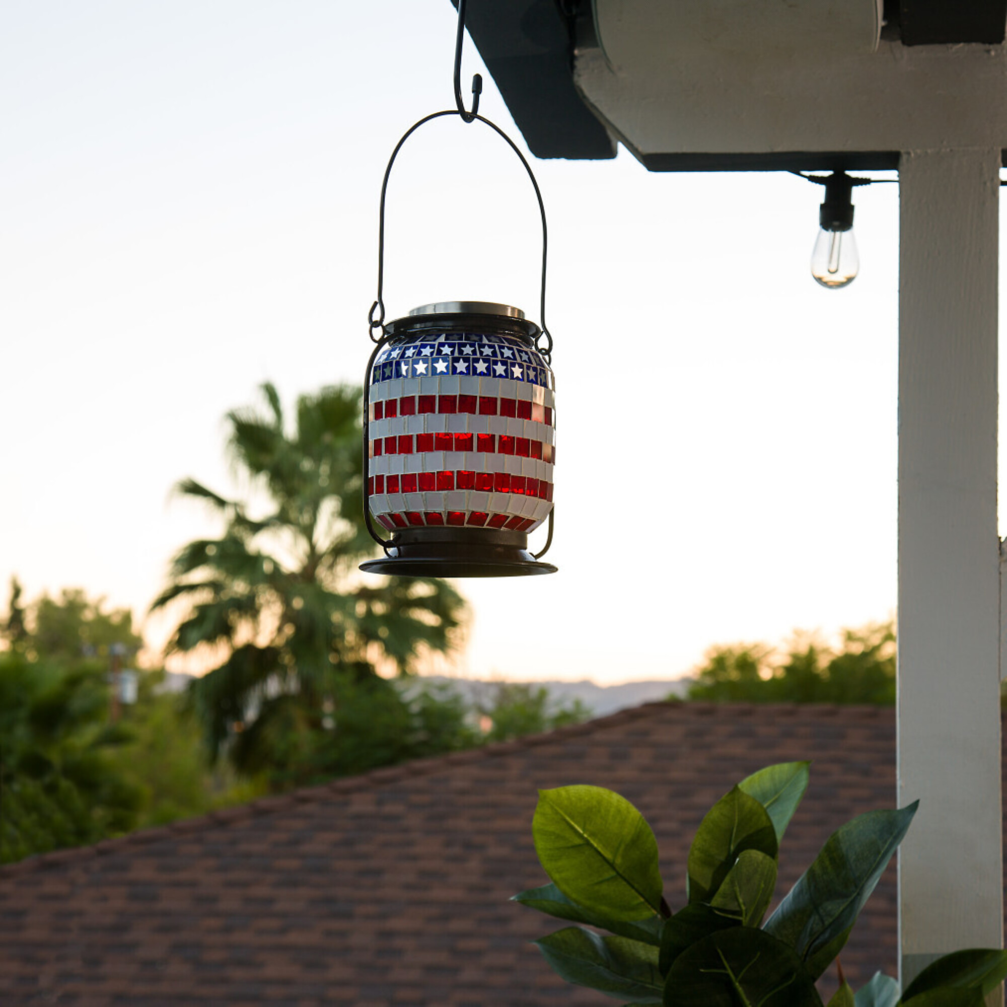 Alpine Corporation, Solar Patriotic Lantern with LED Lights, Model SLL2224SLR