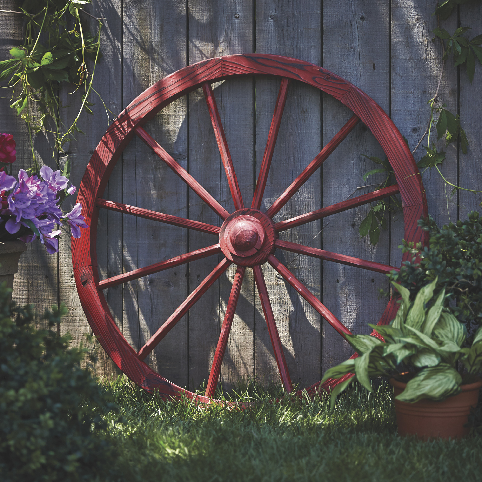 Rustic Wood Wagon Wheel With Hub, 30Inch, Red, Model TX 93930 -  Leigh Country