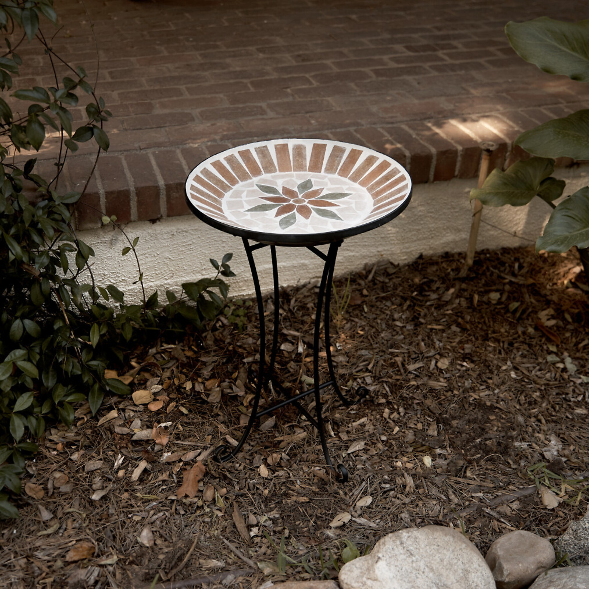 Alpine Corporation, Decorative Mosaic Birdbath w/Metal Stand,Tan/Beige, Model JFH920