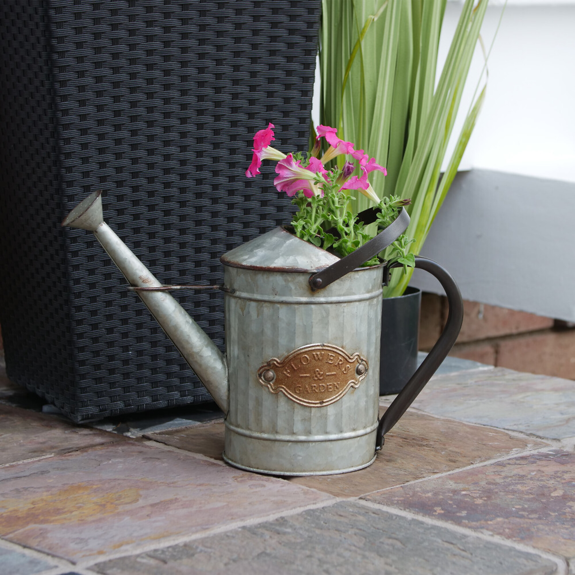 Alpine Corporation, Decorative Watering Can Planter Vintage Style, Material Metal, Model YHL164HH-S