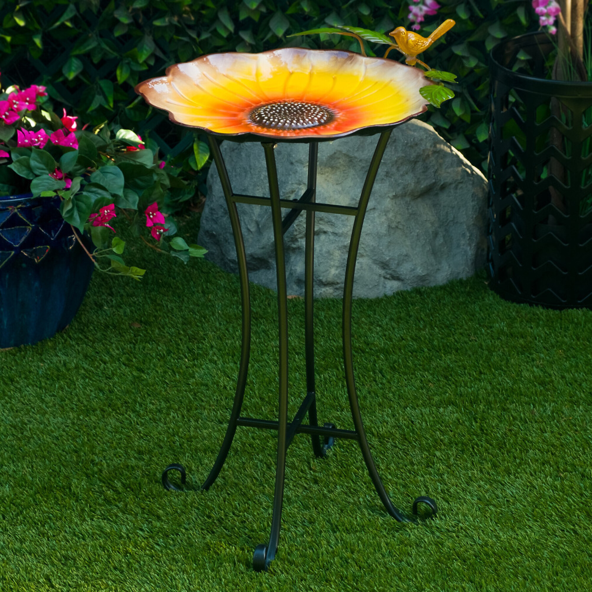 Alpine Corporation, Metal Daisy Birdbath with Bird and Sunflower Stand, Model ORS882