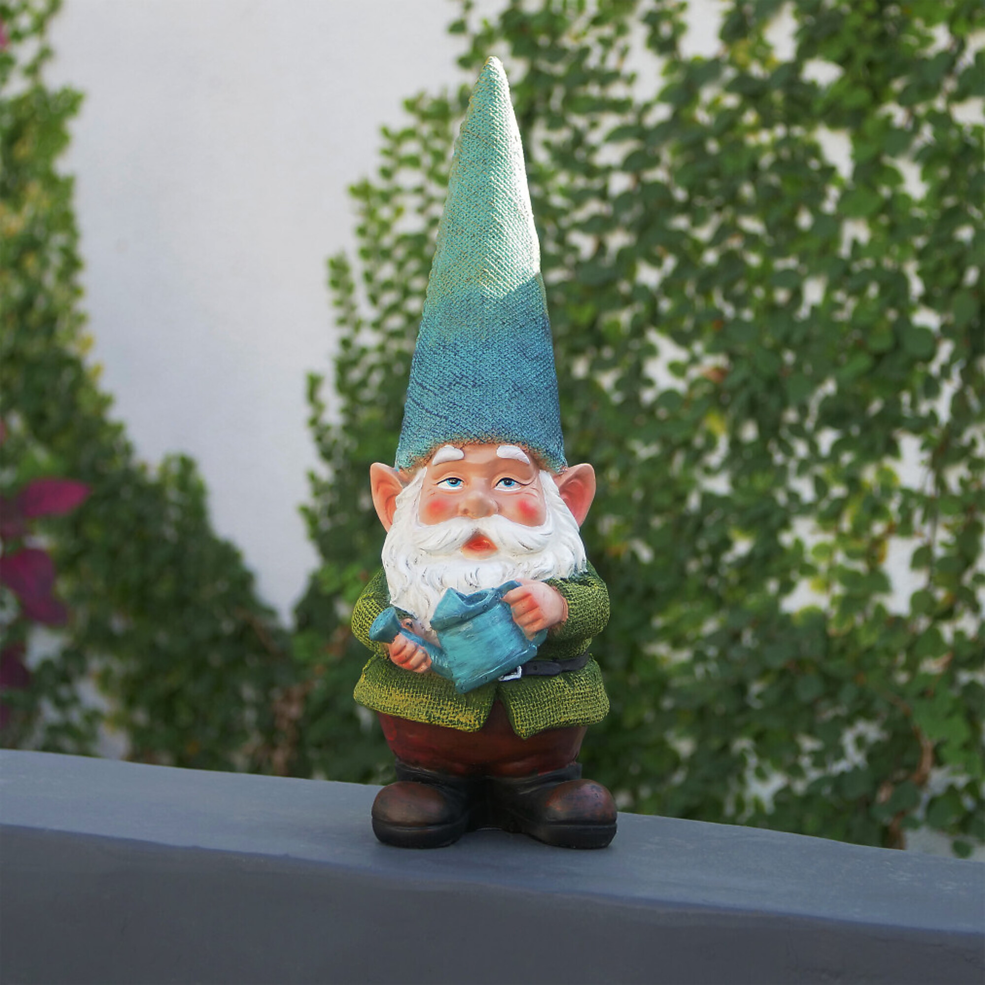 Alpine Corporation, Gnome Holding a Watering Can Statue, Model GDS116